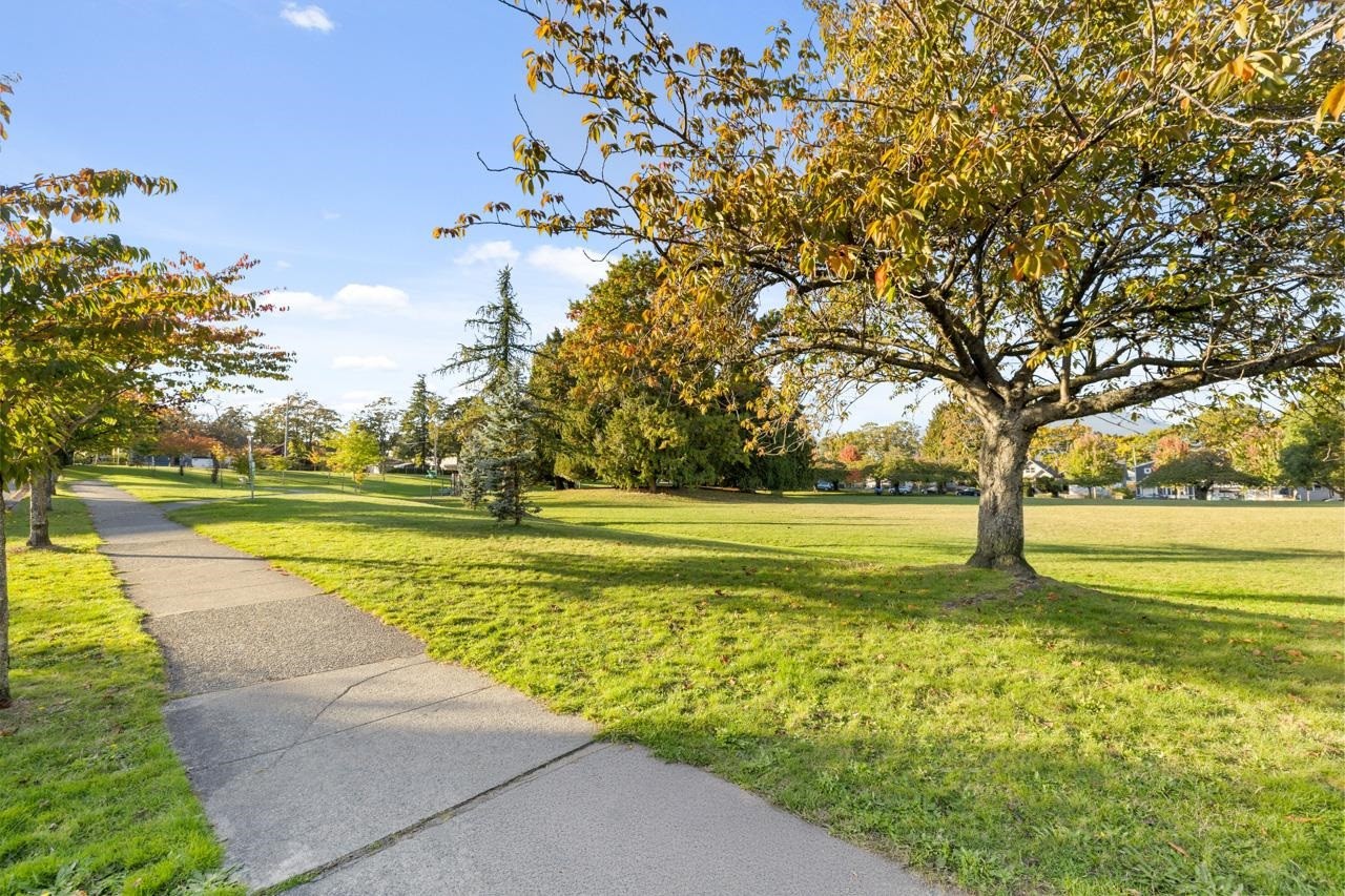 2880 Oxford Street, Vancouver, BC