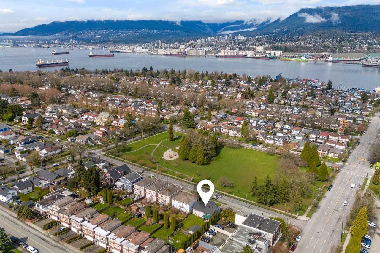 2880 Oxford Street, Vancouver, BC