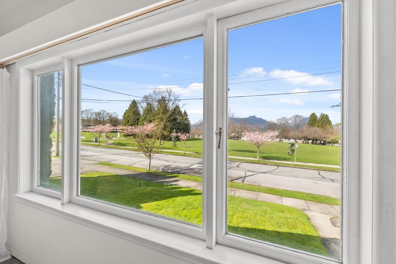 2880 Oxford Street, Vancouver, BC