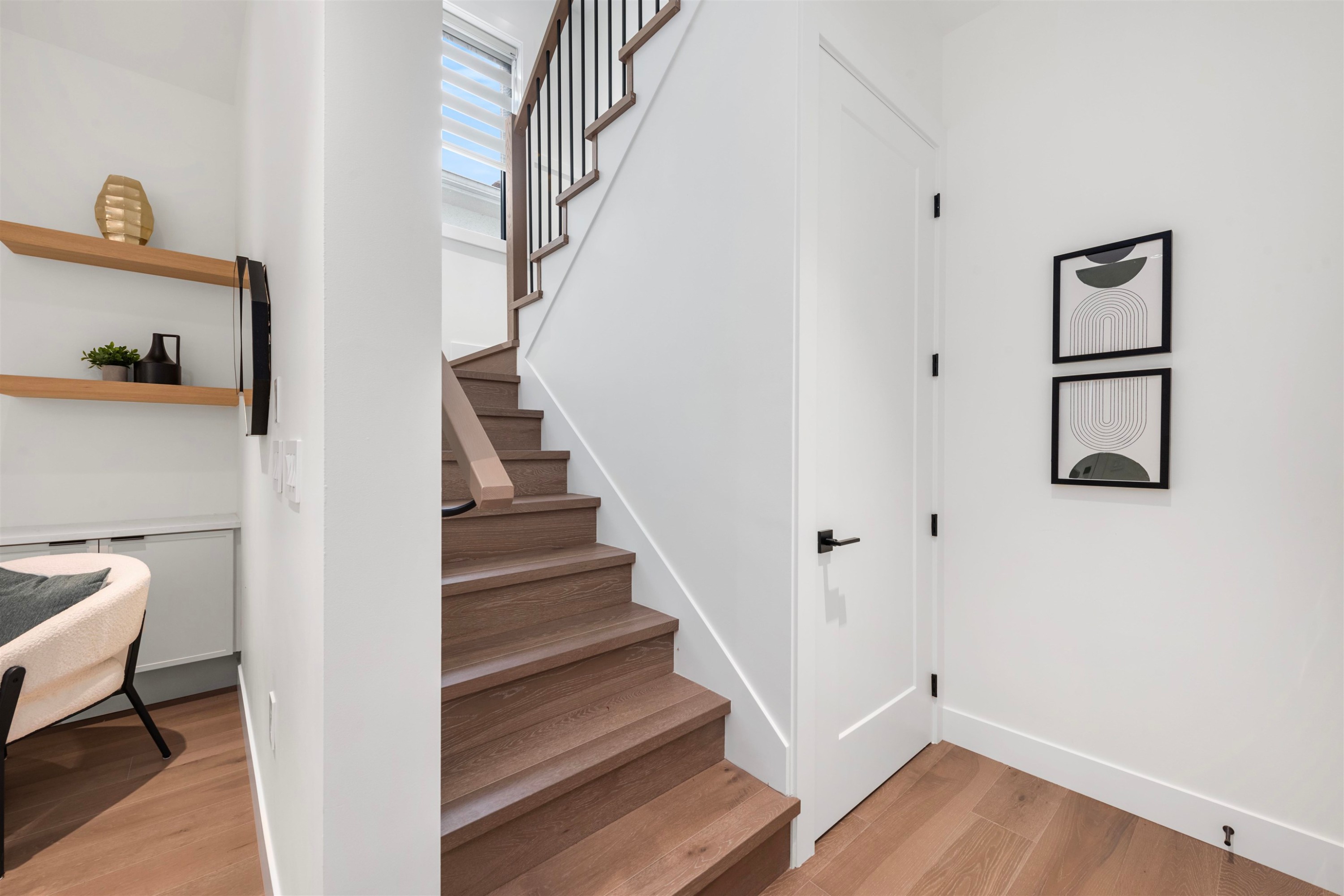 1-878 37 Avenue E, Vancouver, BC