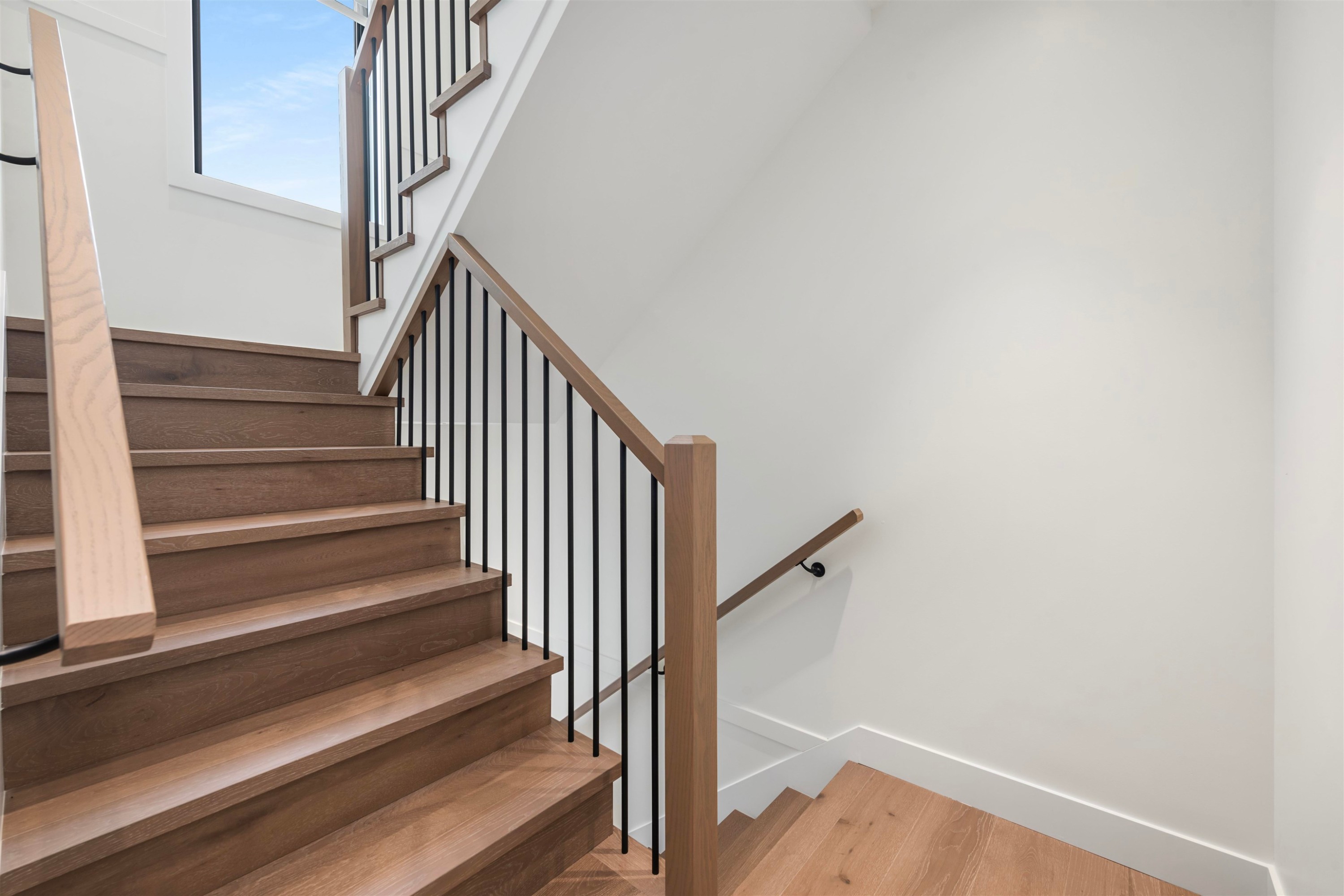 1-878 37 Avenue E, Vancouver, BC