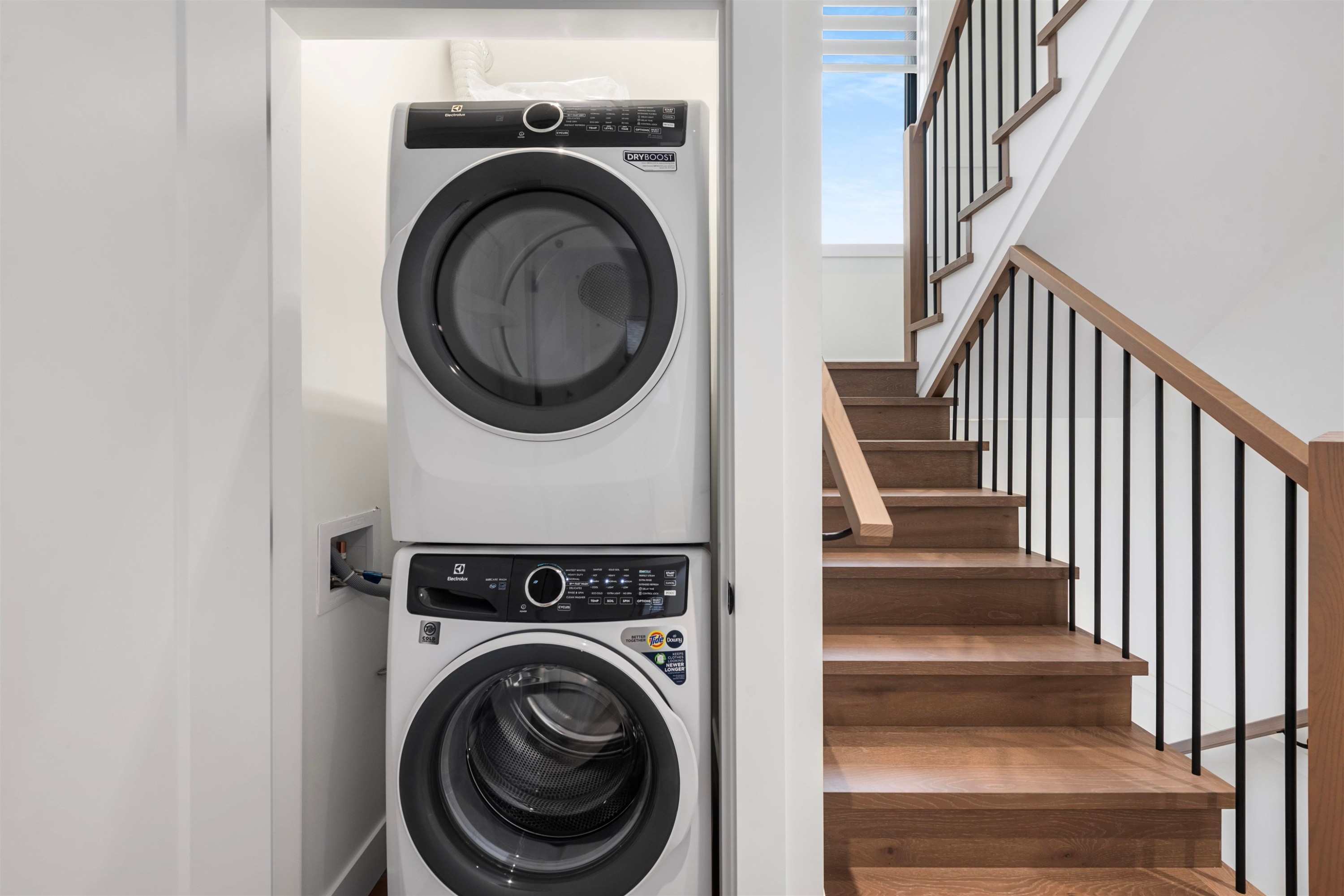 1-878 37 Avenue E, Vancouver, BC