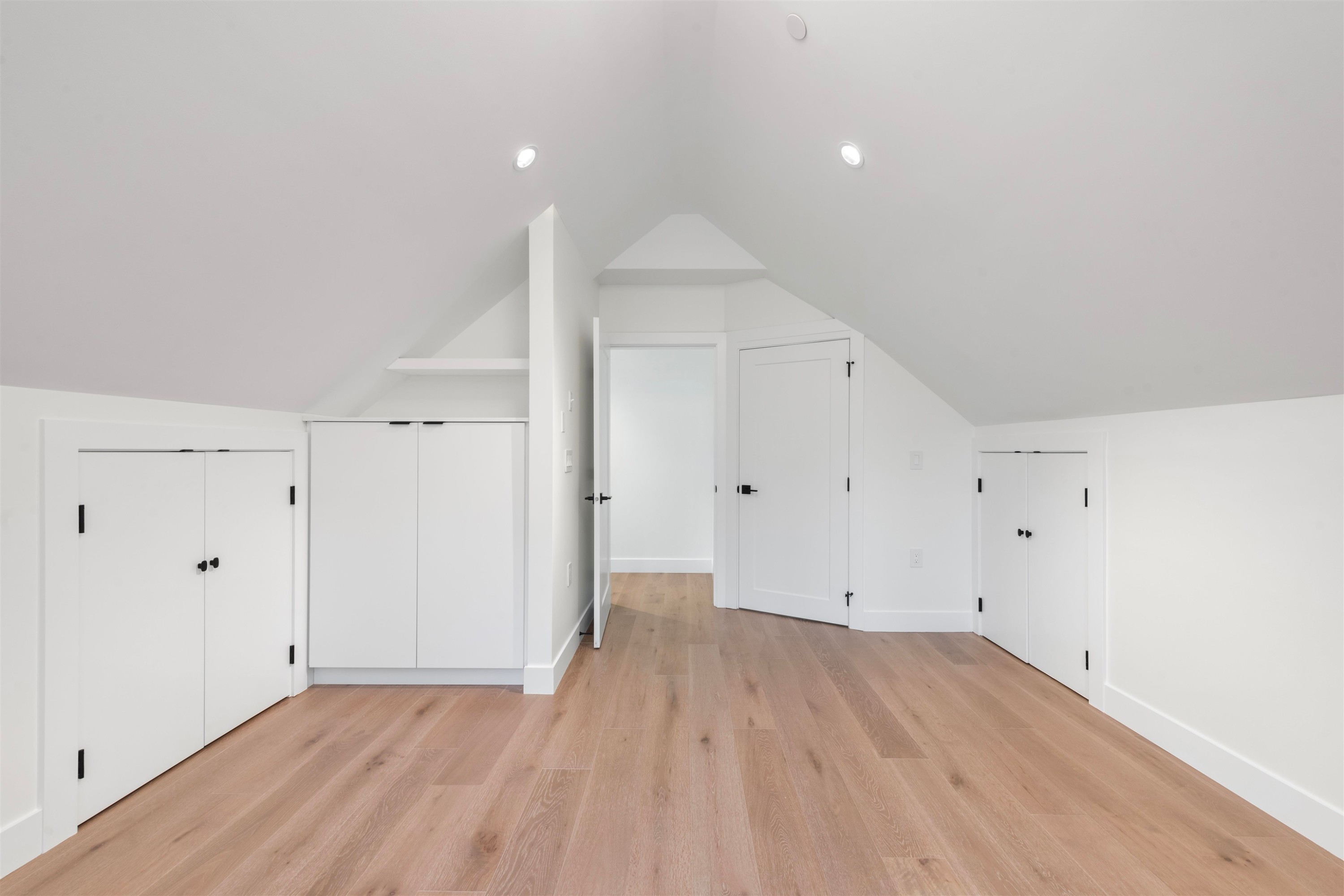 1-878 37 Avenue E, Vancouver, BC