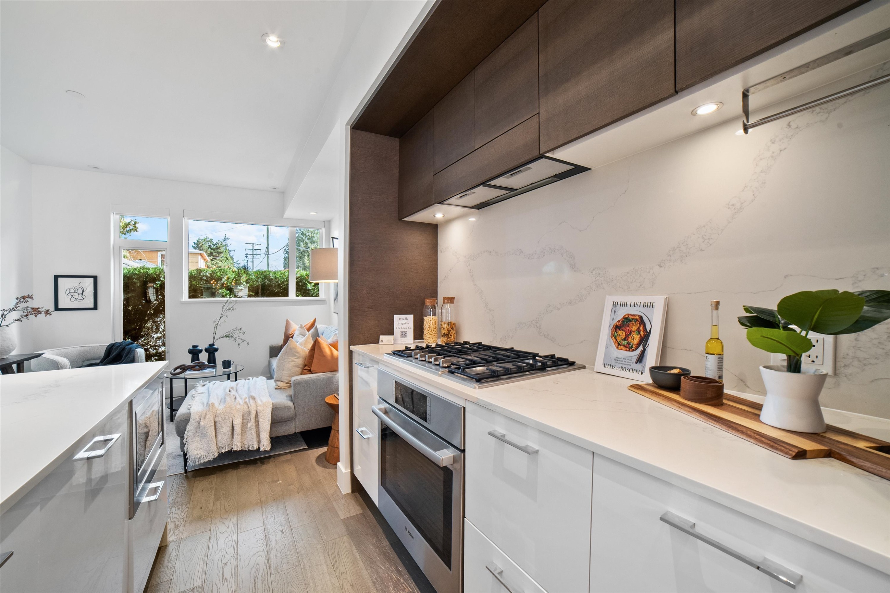 7458 Granville Street, Vancouver, BC