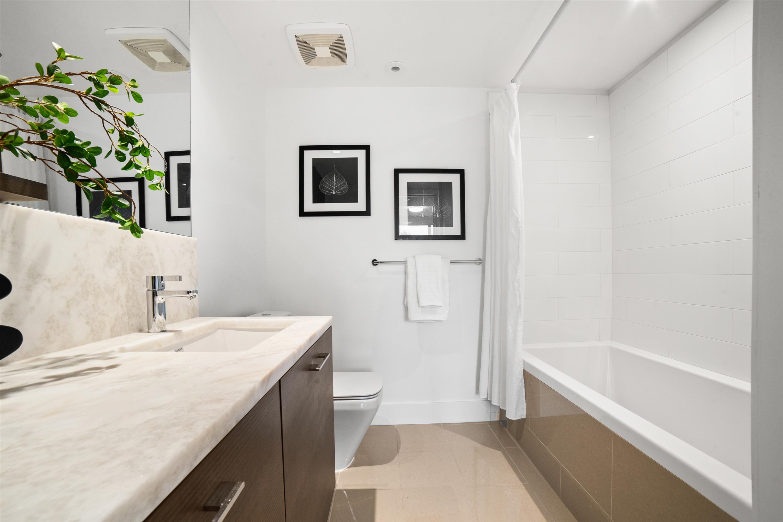 7458 Granville Street, Vancouver, BC