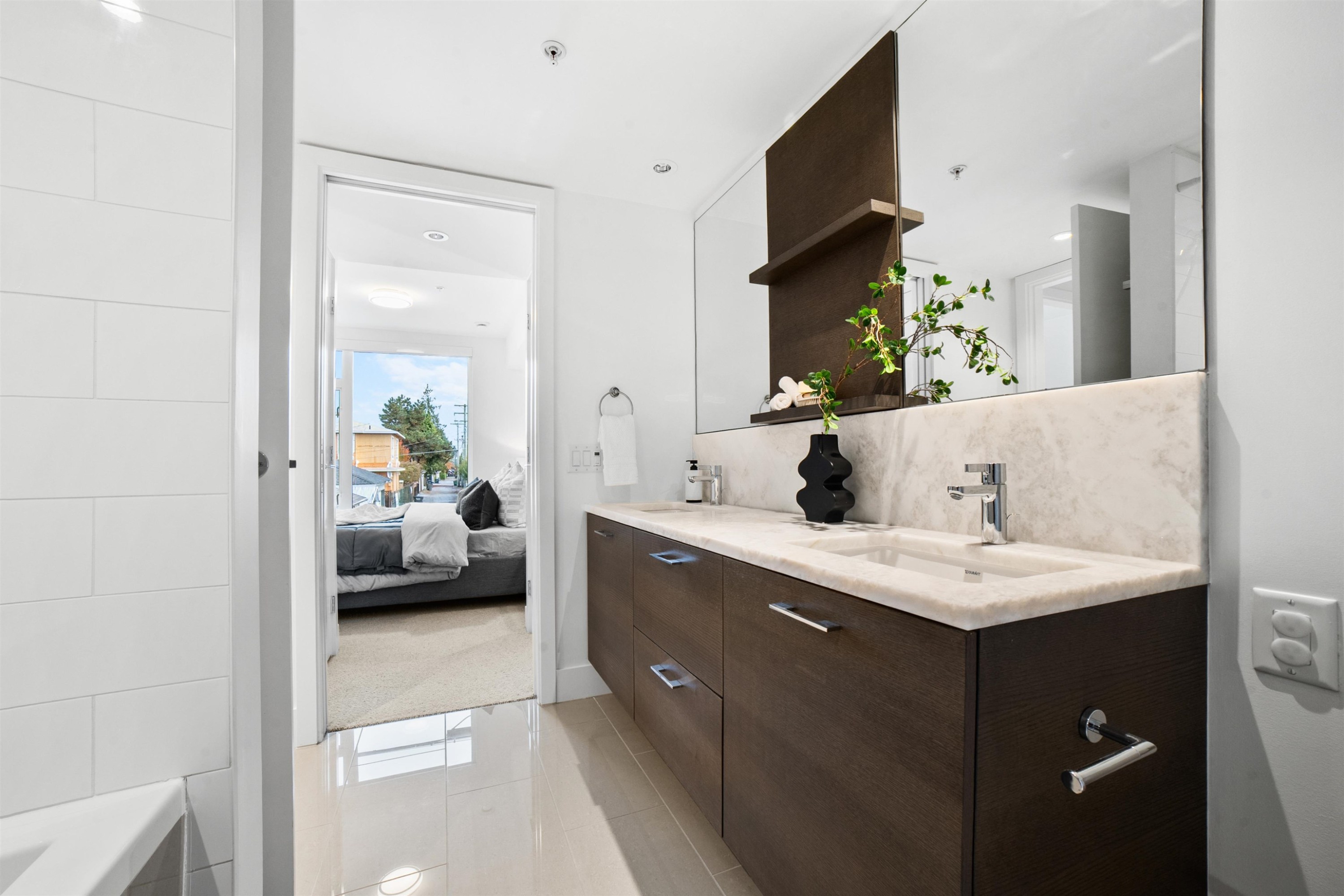 7458 Granville Street, Vancouver, BC