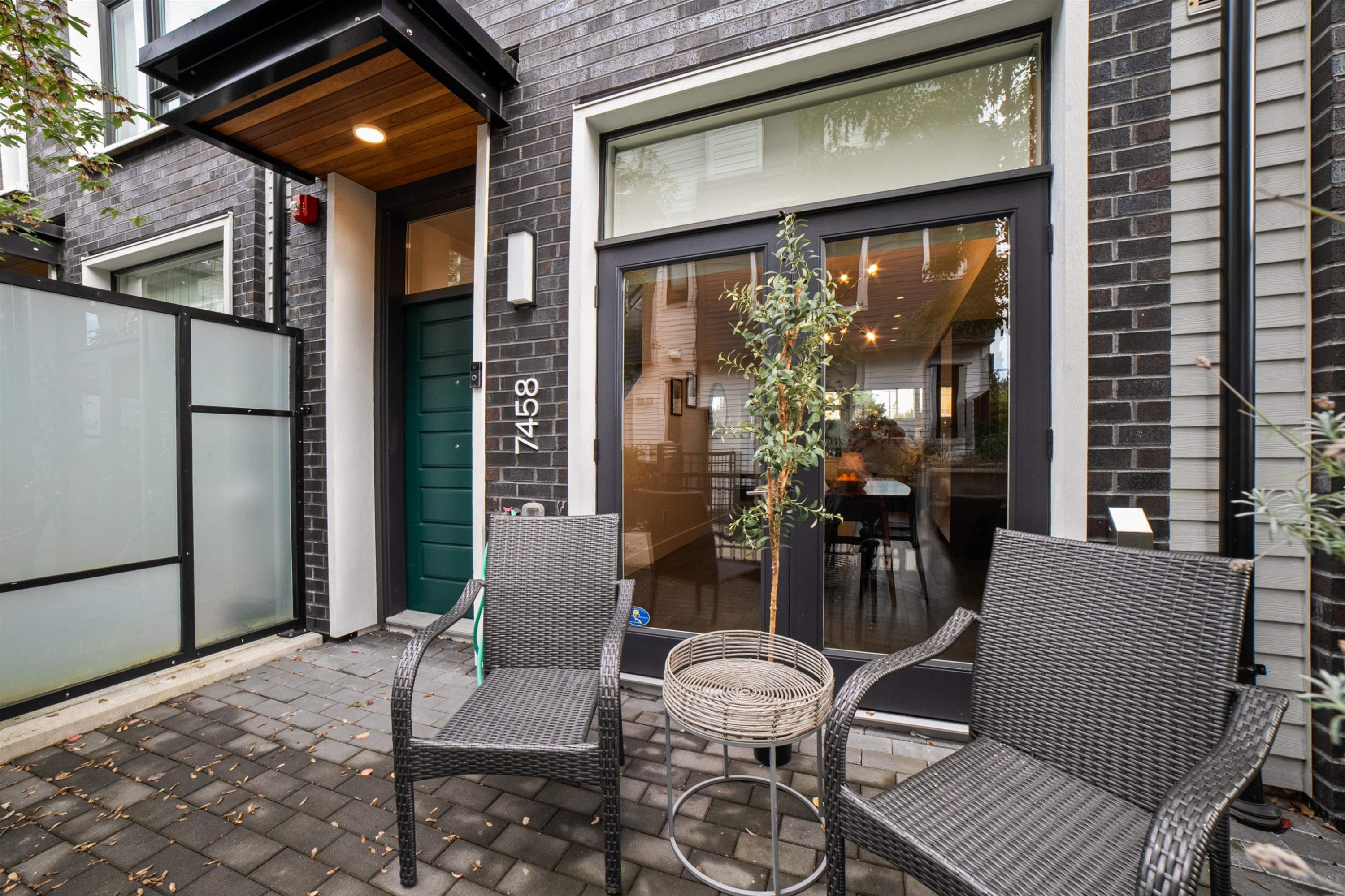 7458 Granville Street, Vancouver, BC