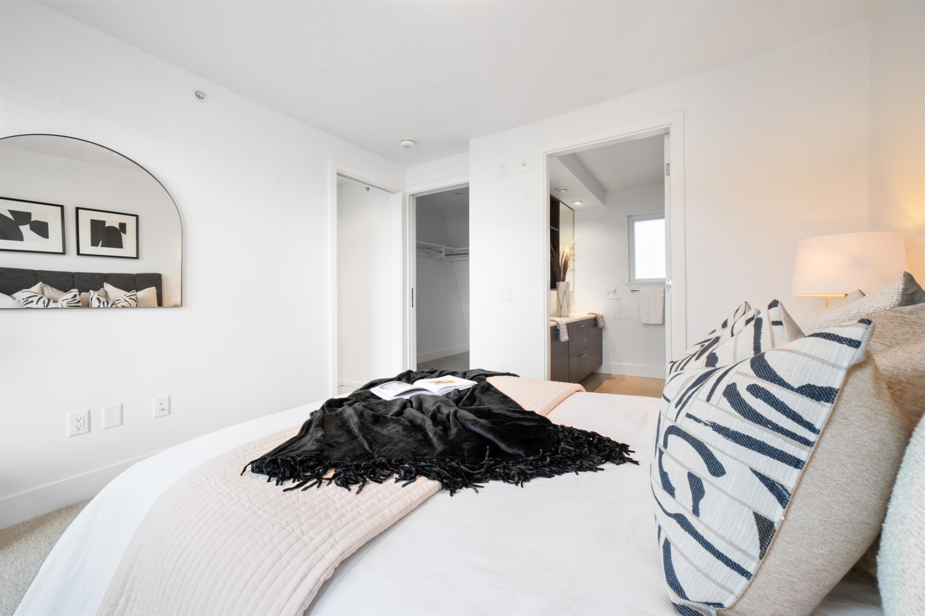 7458 Granville Street, Vancouver, BC