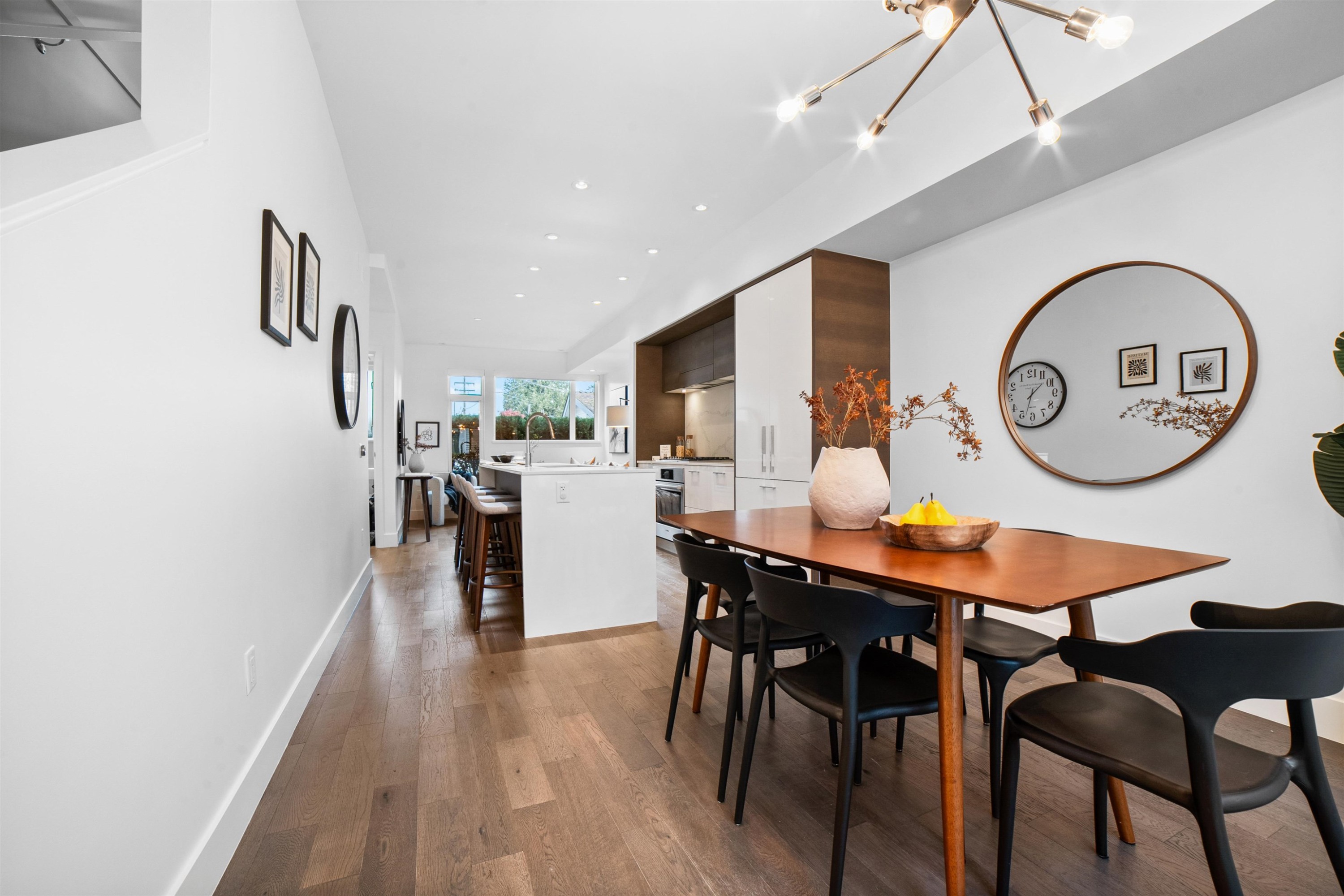 7458 Granville Street, Vancouver, BC