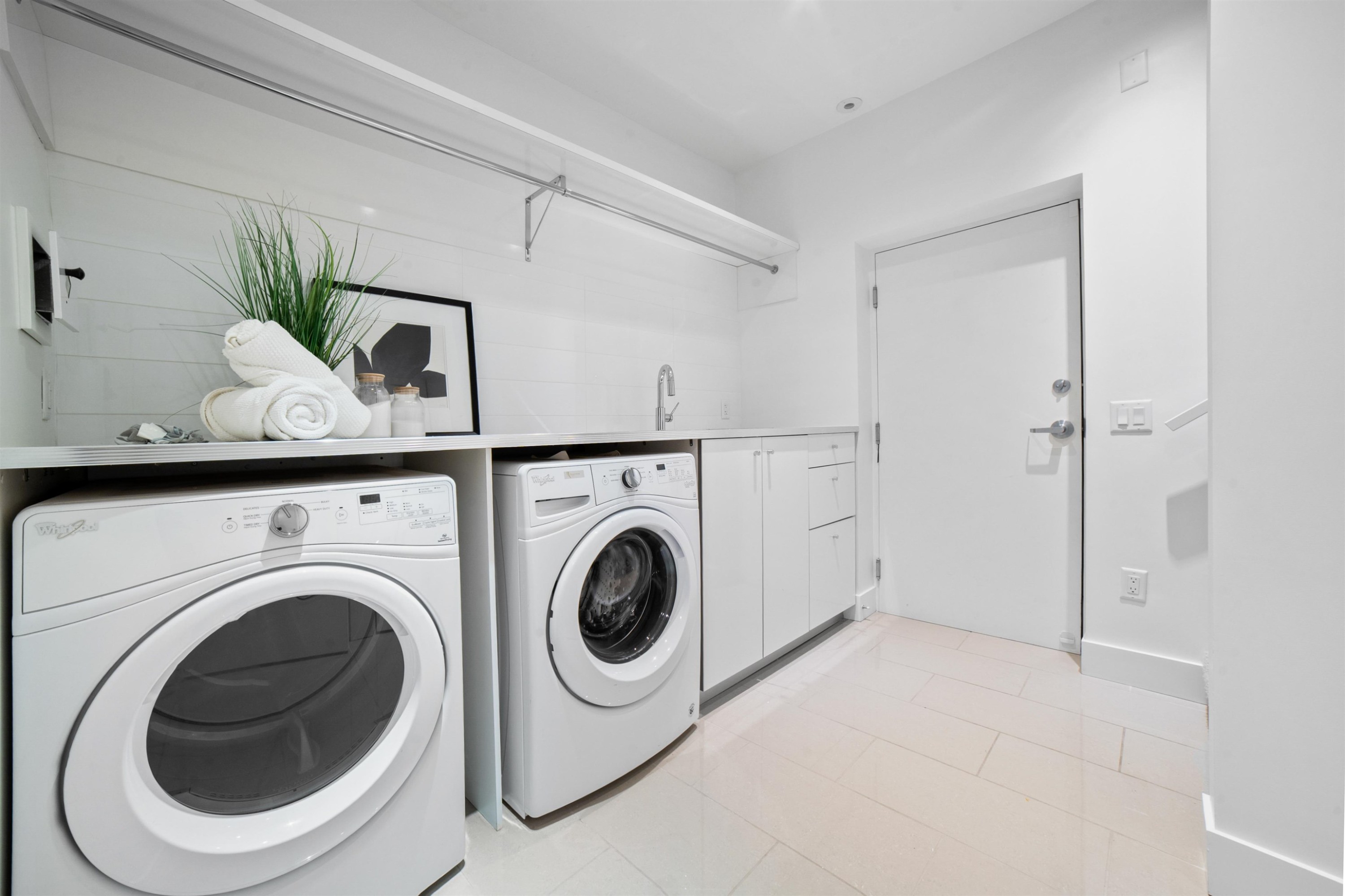 7458 Granville Street, Vancouver, BC