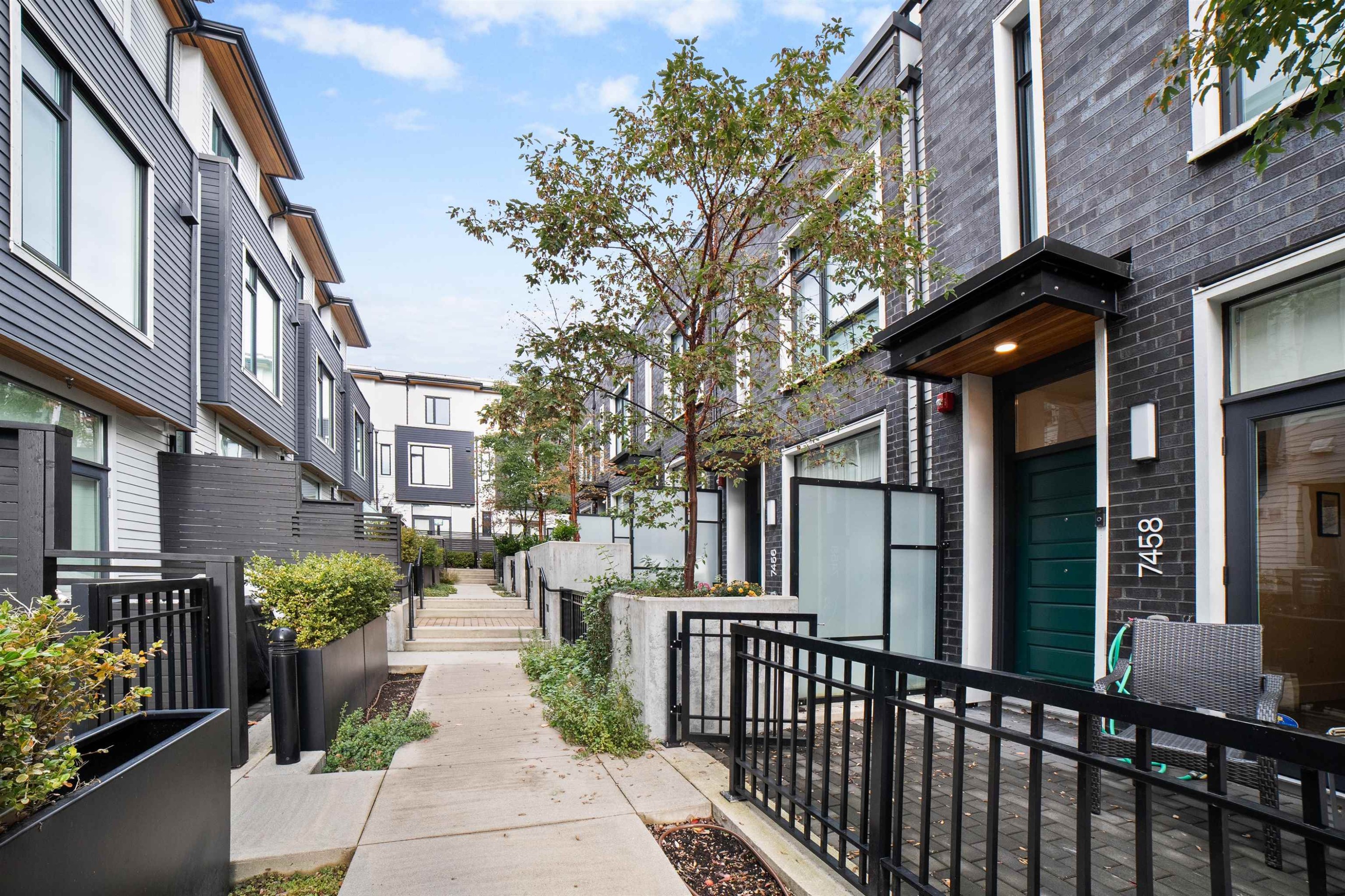 7458 Granville Street, Vancouver, BC