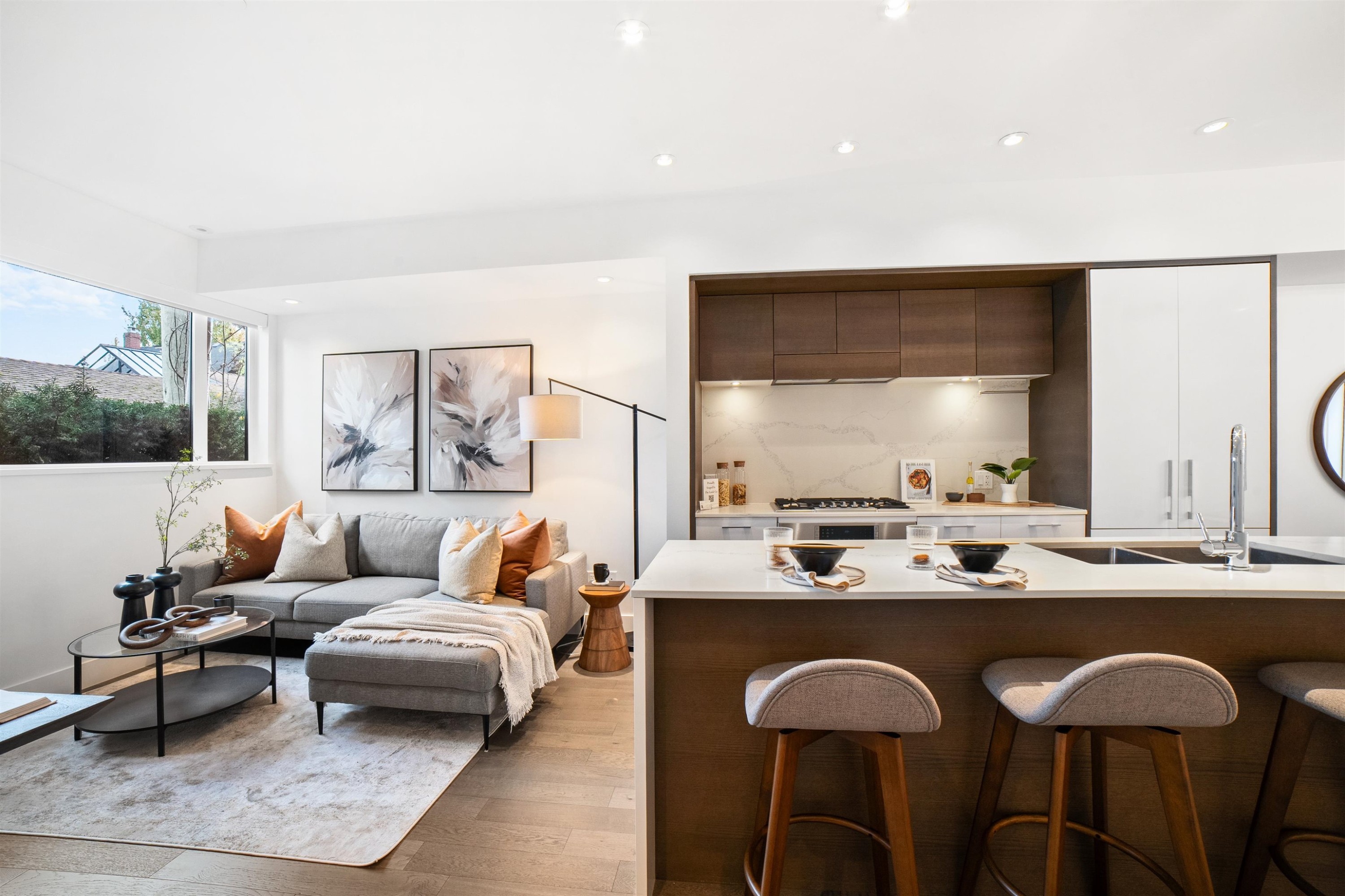 7458 Granville Street, Vancouver, BC