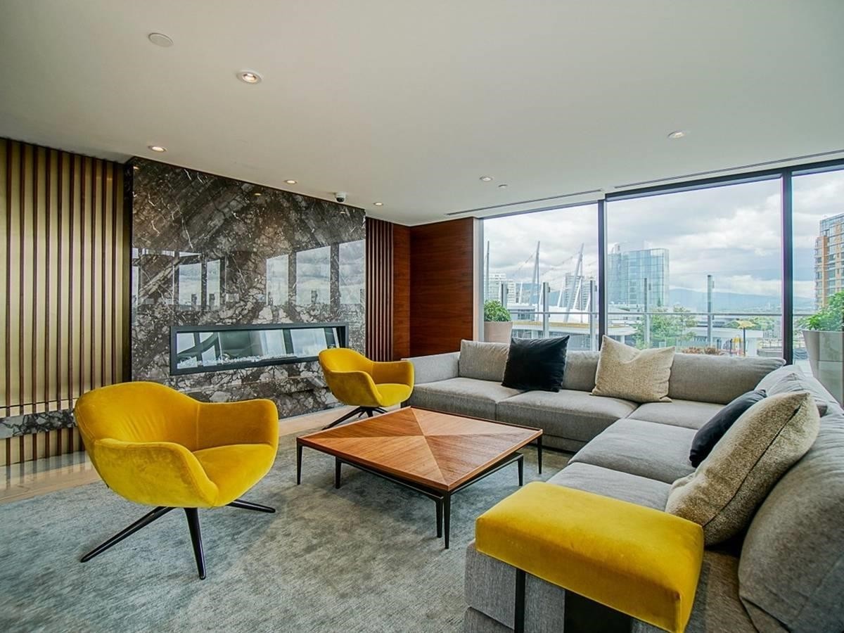 2010-89 Nelson Street, Vancouver, BC