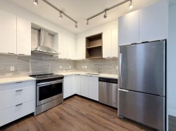 242-5355 Lane Street Burnaby, BC V5H 0H1