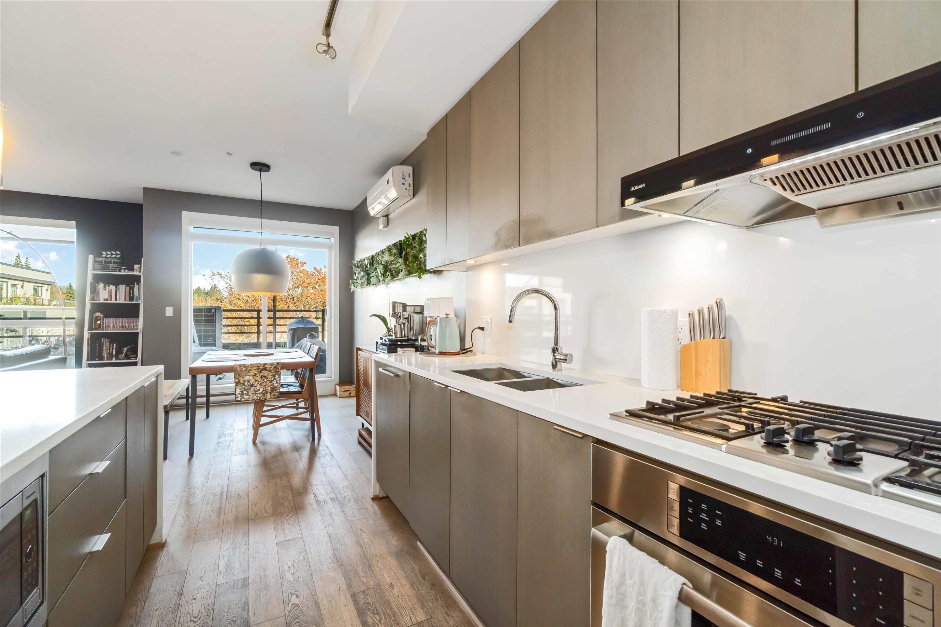 Ph3-5555 Dunbar Street, Vancouver, BC