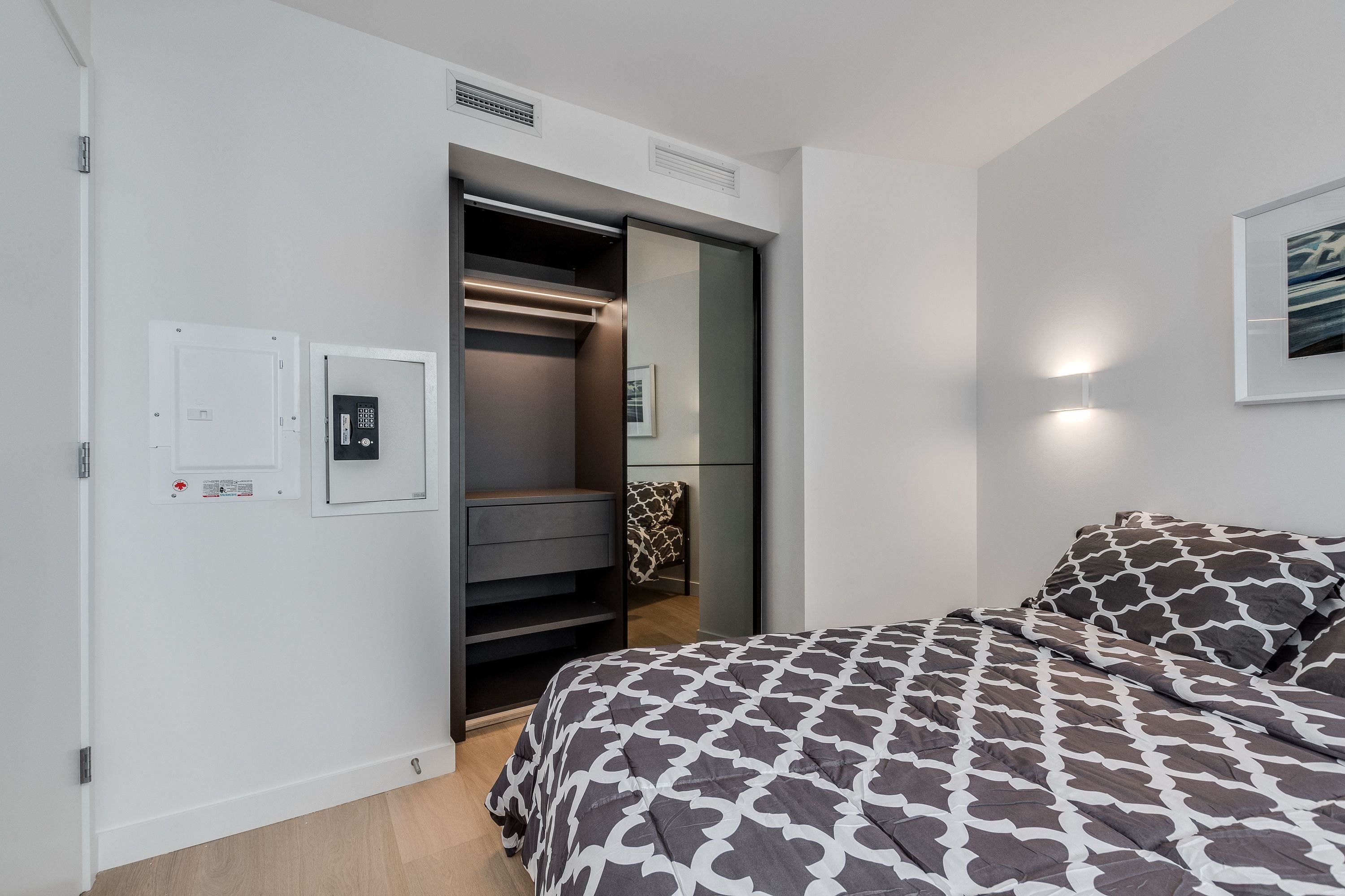 1102-1289 Hornby Street, Vancouver, BC