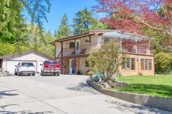 6264 Christian Road Sechelt, BC V7Z 0M3