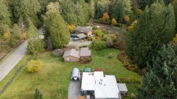 6481 Reeves Road Sechelt, BC V7Z 0N4