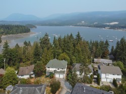 5866A Turnstone Crescent Sechelt, BC V7Z 0L9