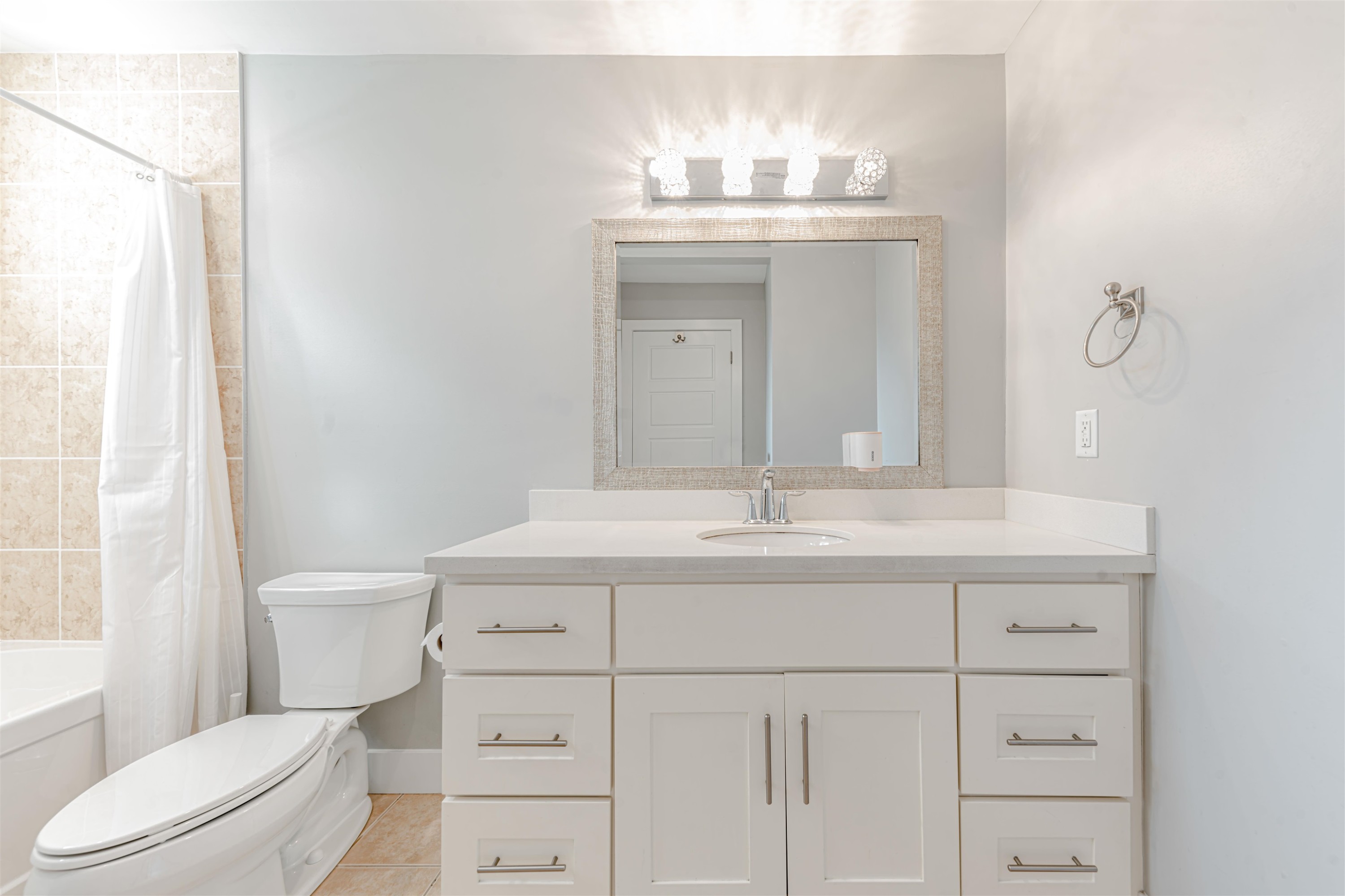 559 Bosworth Street, Coquitlam, BC