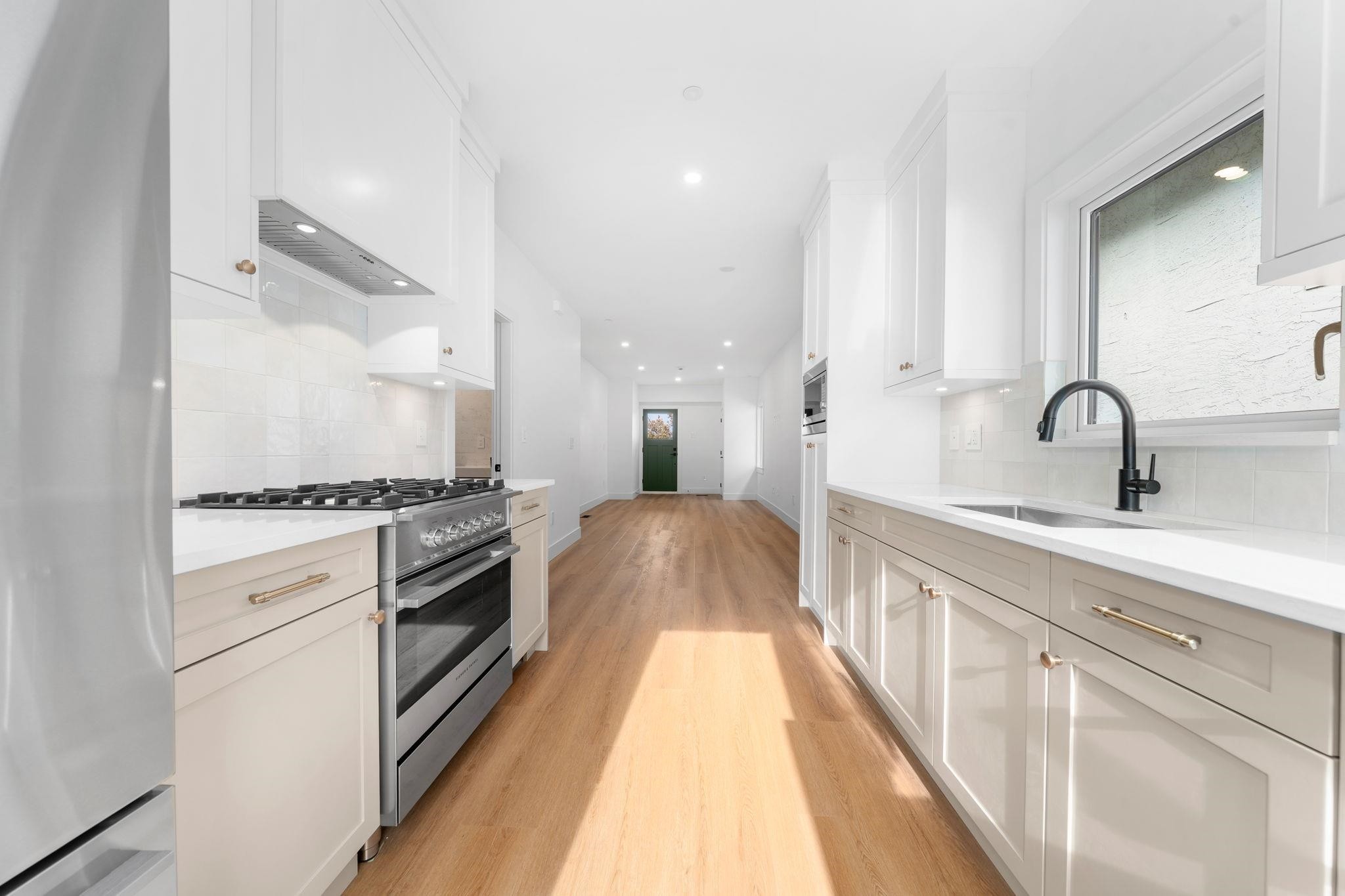 2530 Mcgill Street, Vancouver, BC