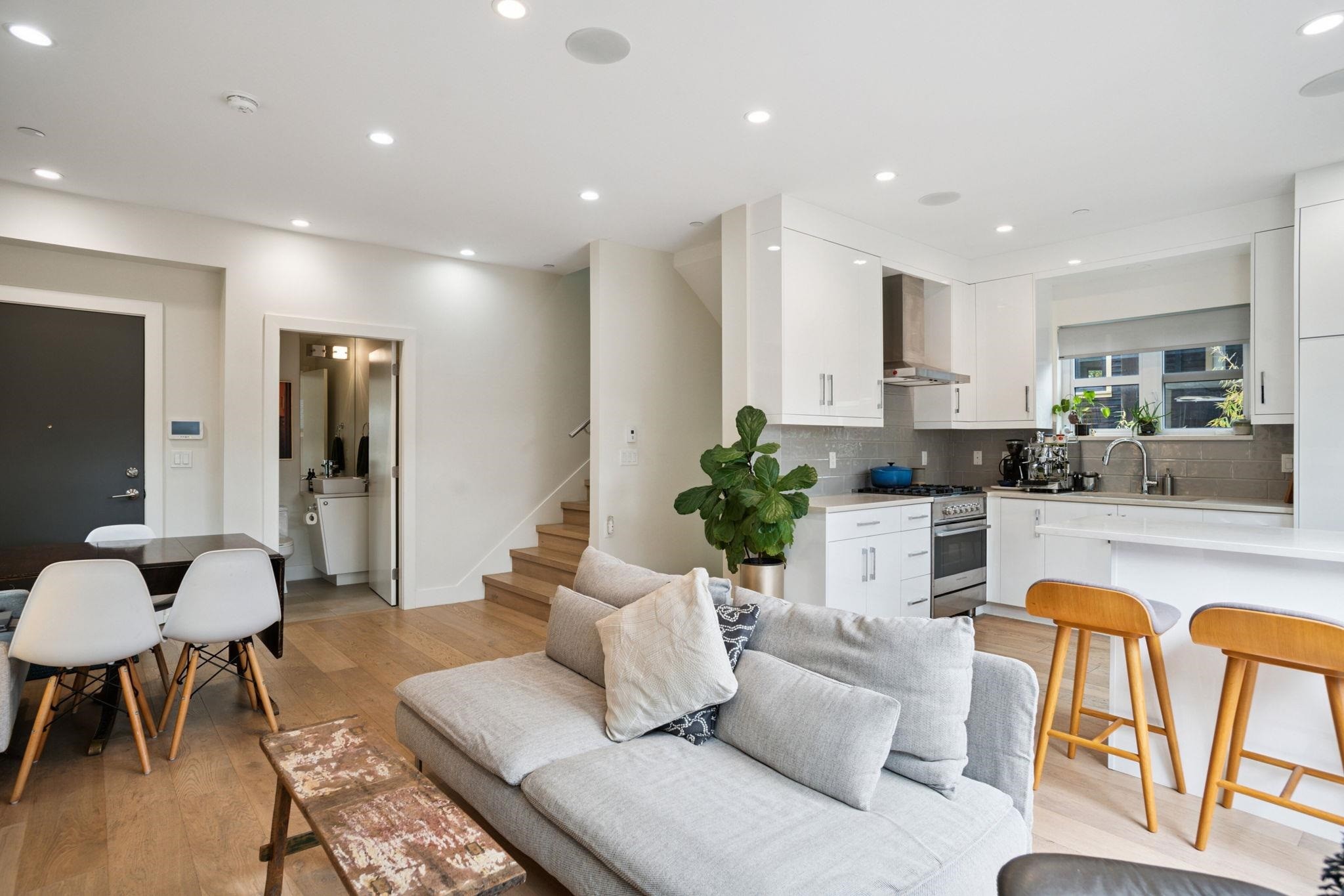 764 14Th Avenue E, Vancouver, BC