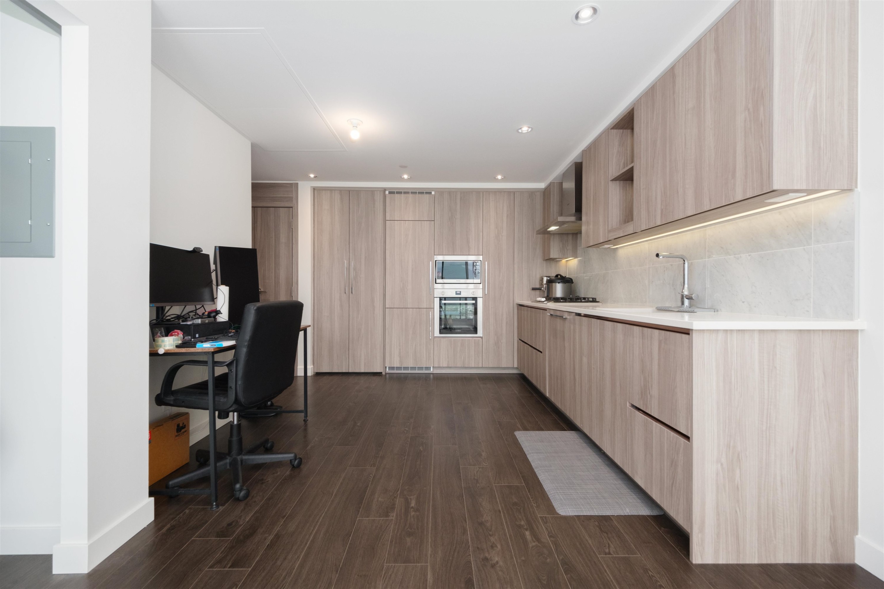 4806-4730 Lougheed Highway, Burnaby, BC