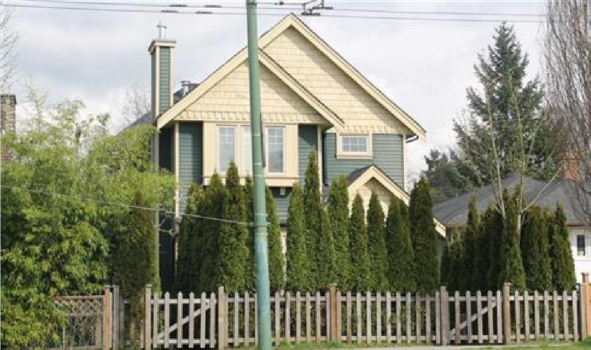 1949 Broadway E, Vancouver, BC