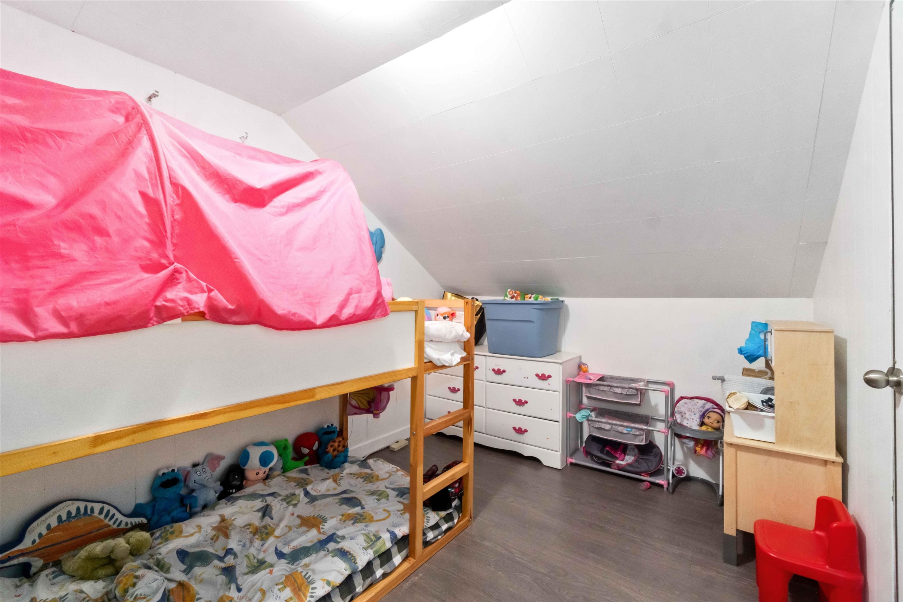 5735 Earles Street, Vancouver, BC