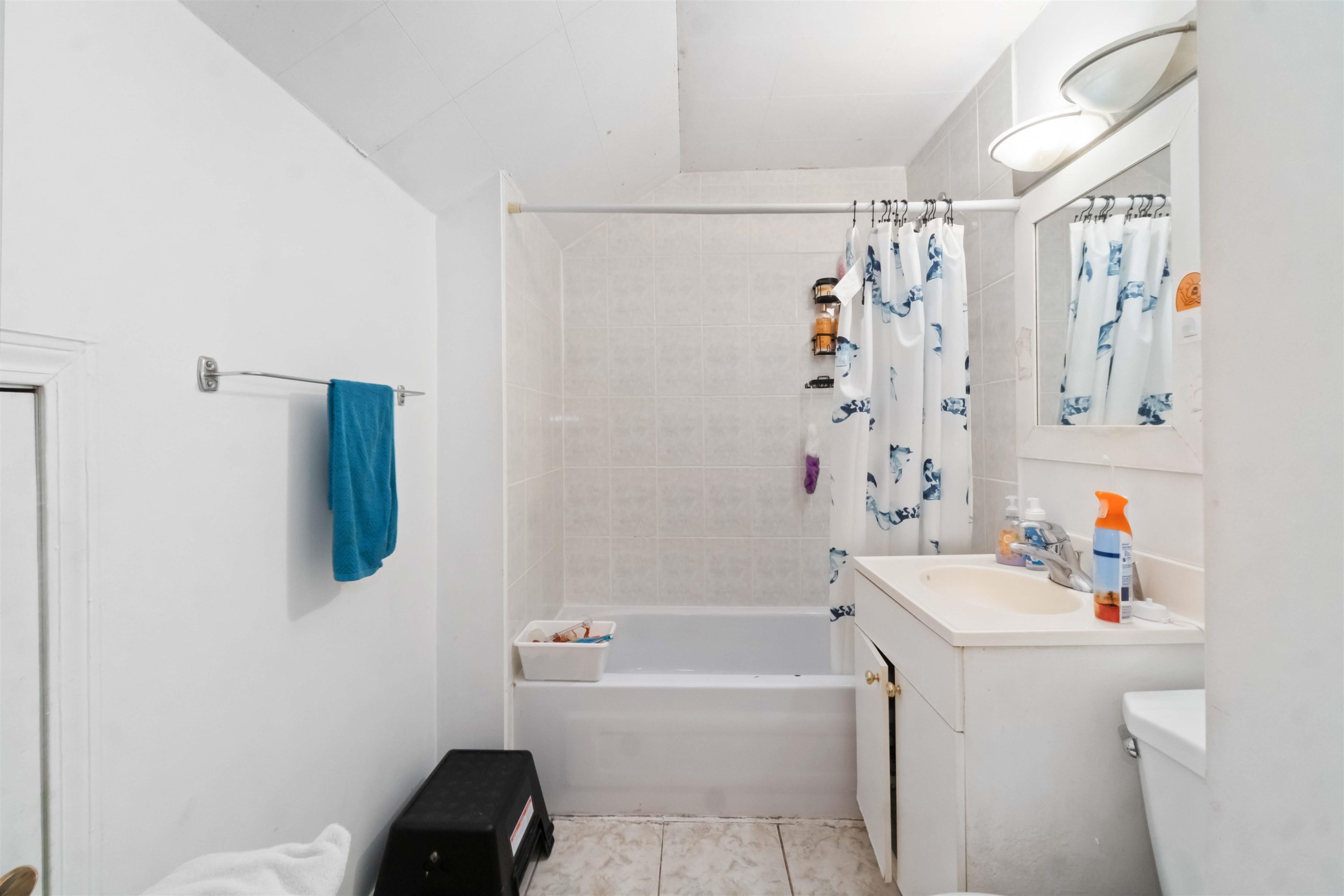 5735 Earles Street, Vancouver, BC