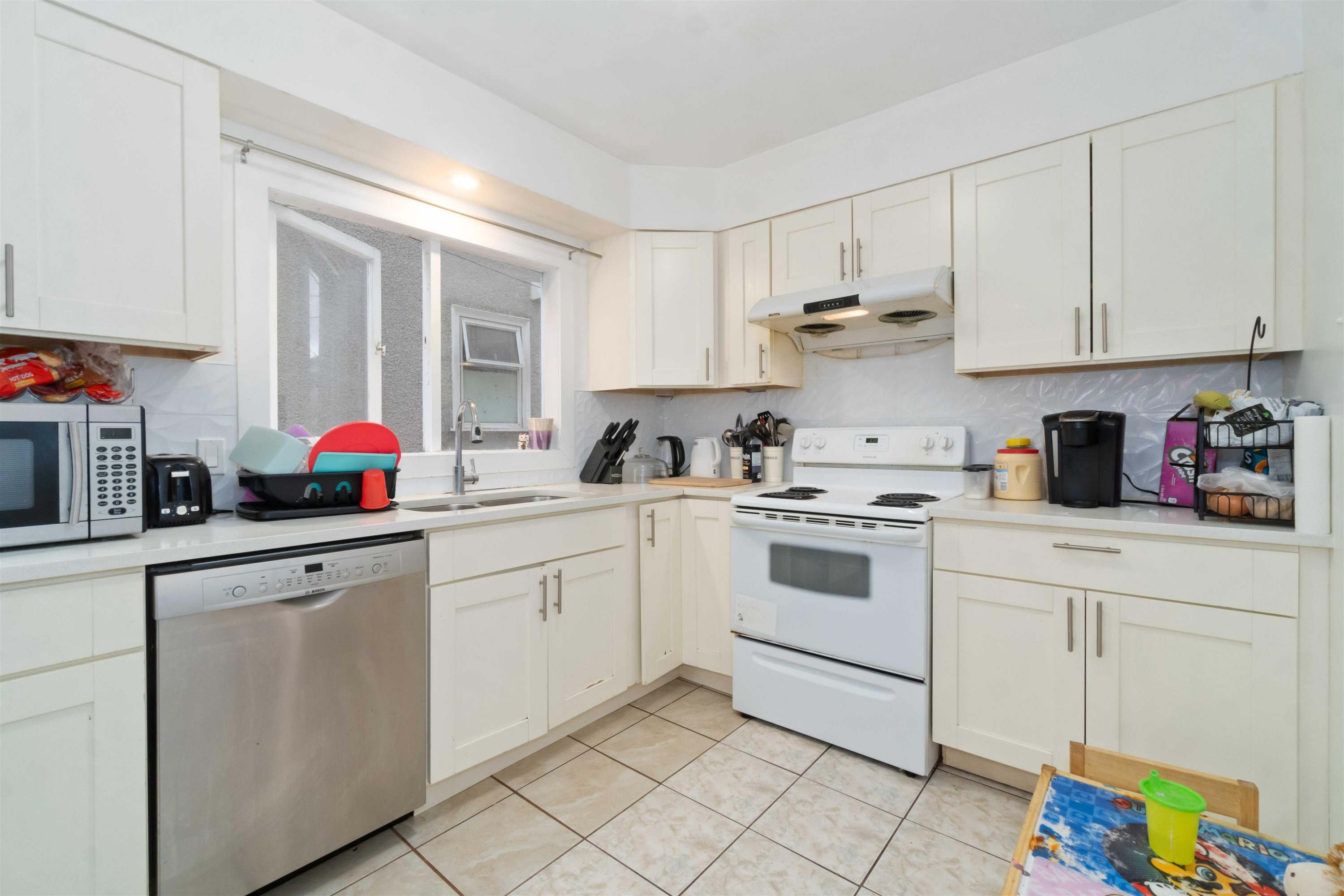 5735 Earles Street, Vancouver, BC