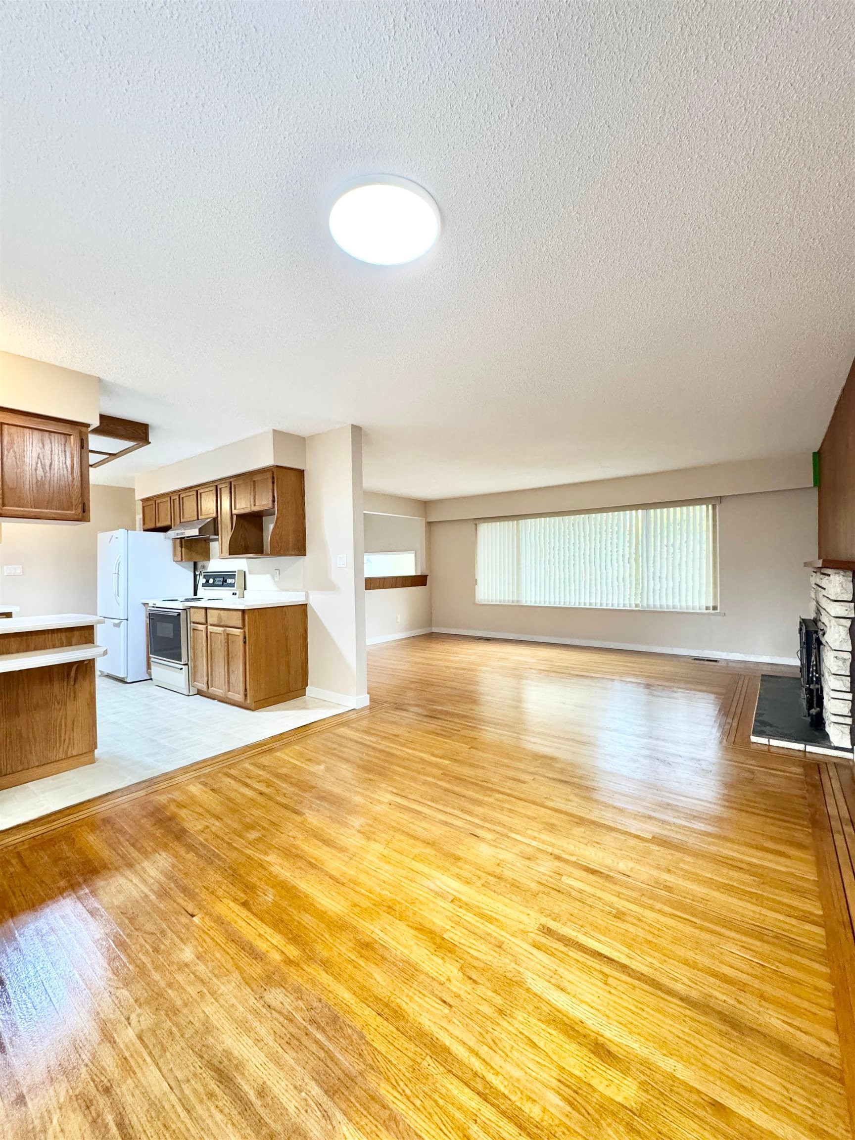 Upper-901 52A Street, Delta, BC