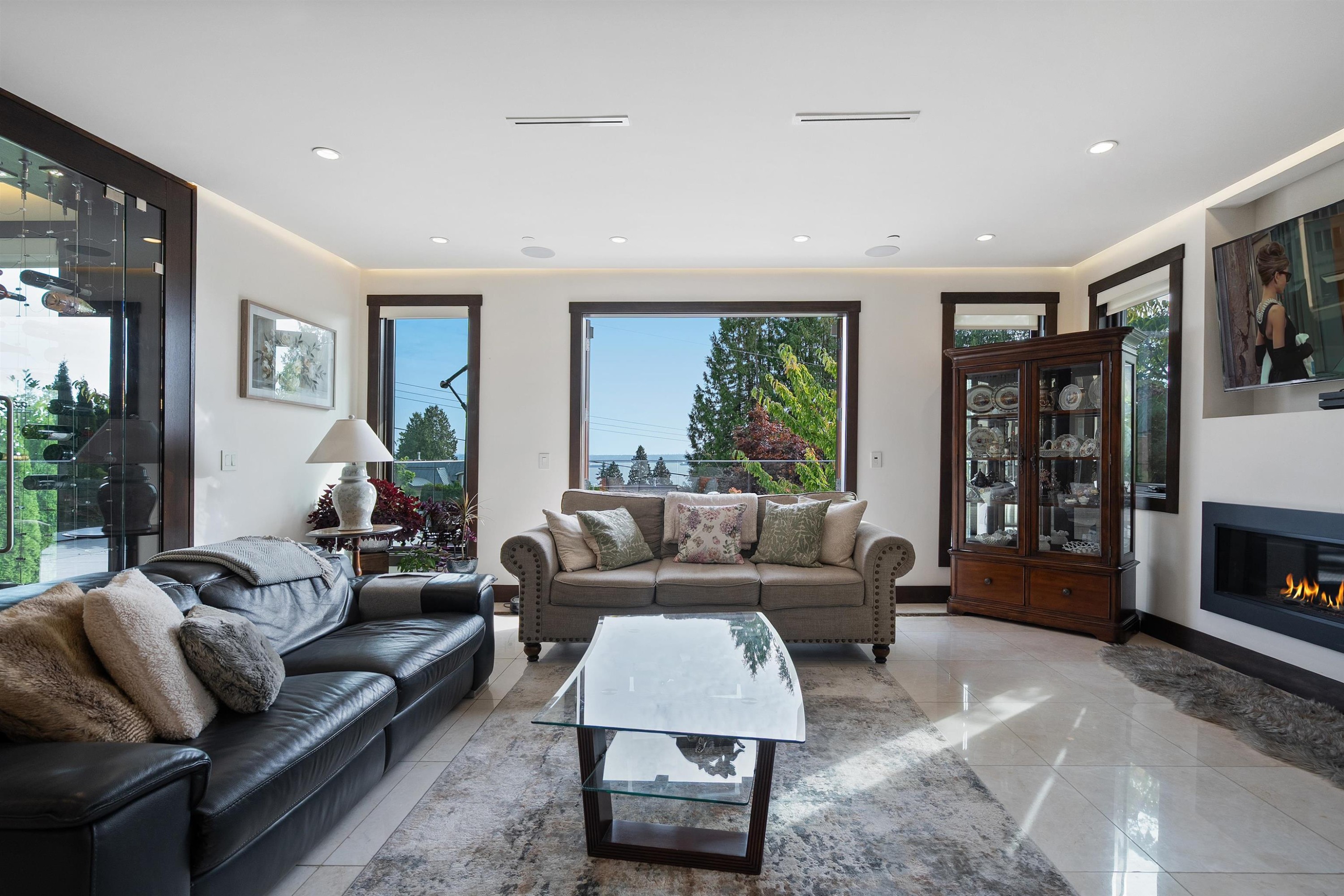 2643 Nelson Avenue, West Vancouver, BC