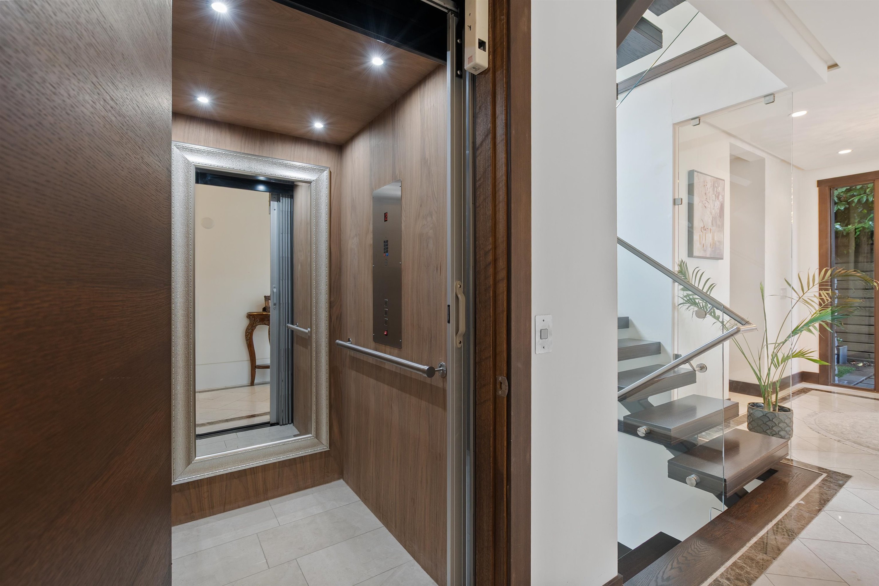 2643 Nelson Avenue, West Vancouver, BC