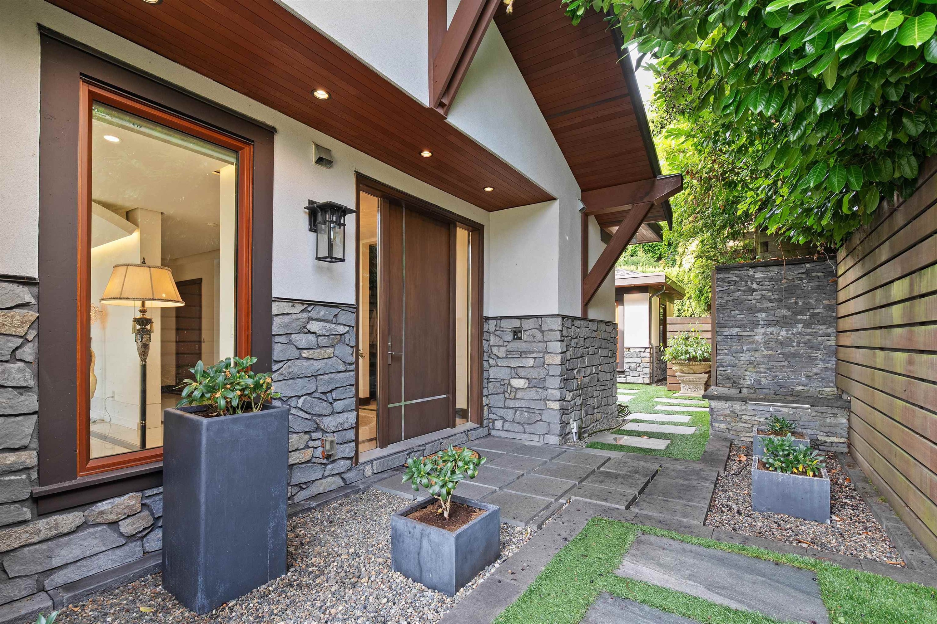 2643 Nelson Avenue, West Vancouver, BC