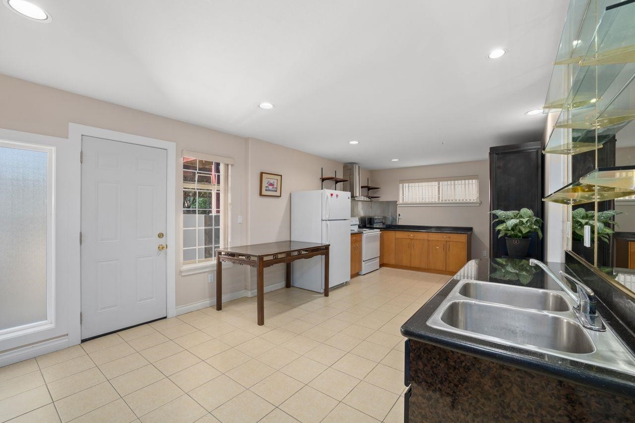 1556 62Nd Avenue W, Vancouver, BC