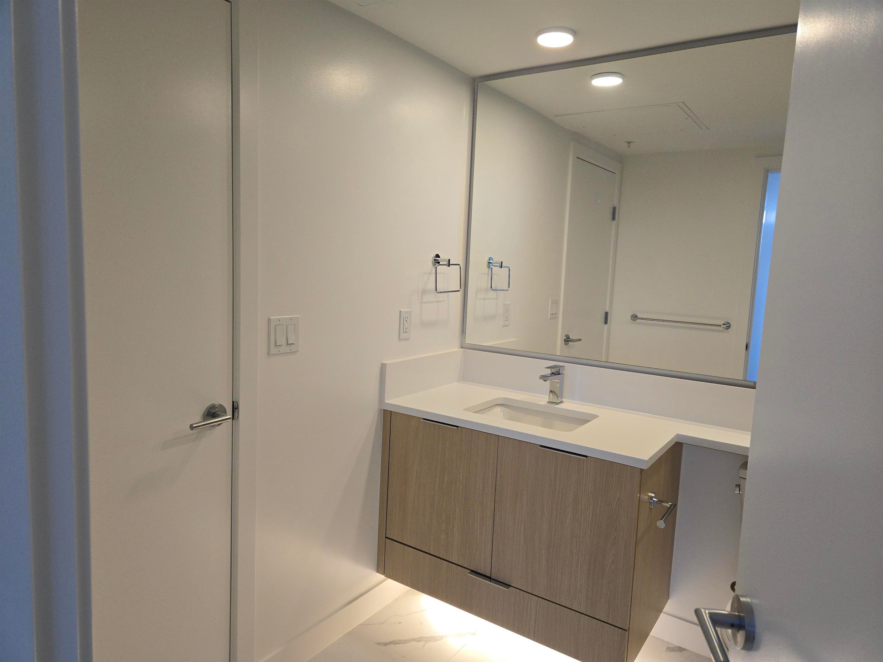 407-7769 Park Crescent, Burnaby, BC