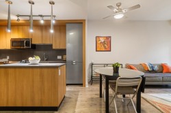 212-733 14th Street W North Vancouver, BC V7M 0C6