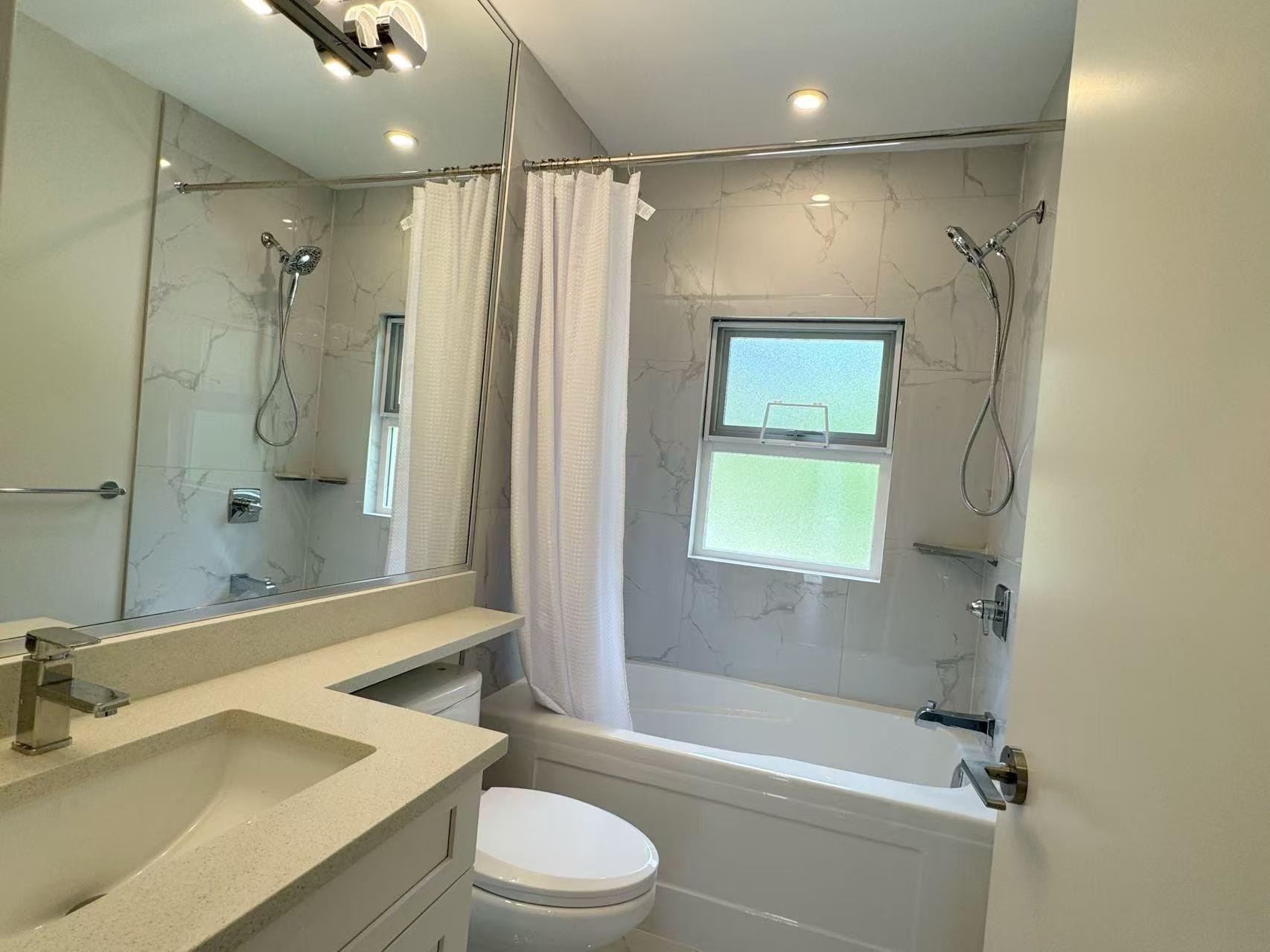 7231 Steveston Highway, Richmond, BC