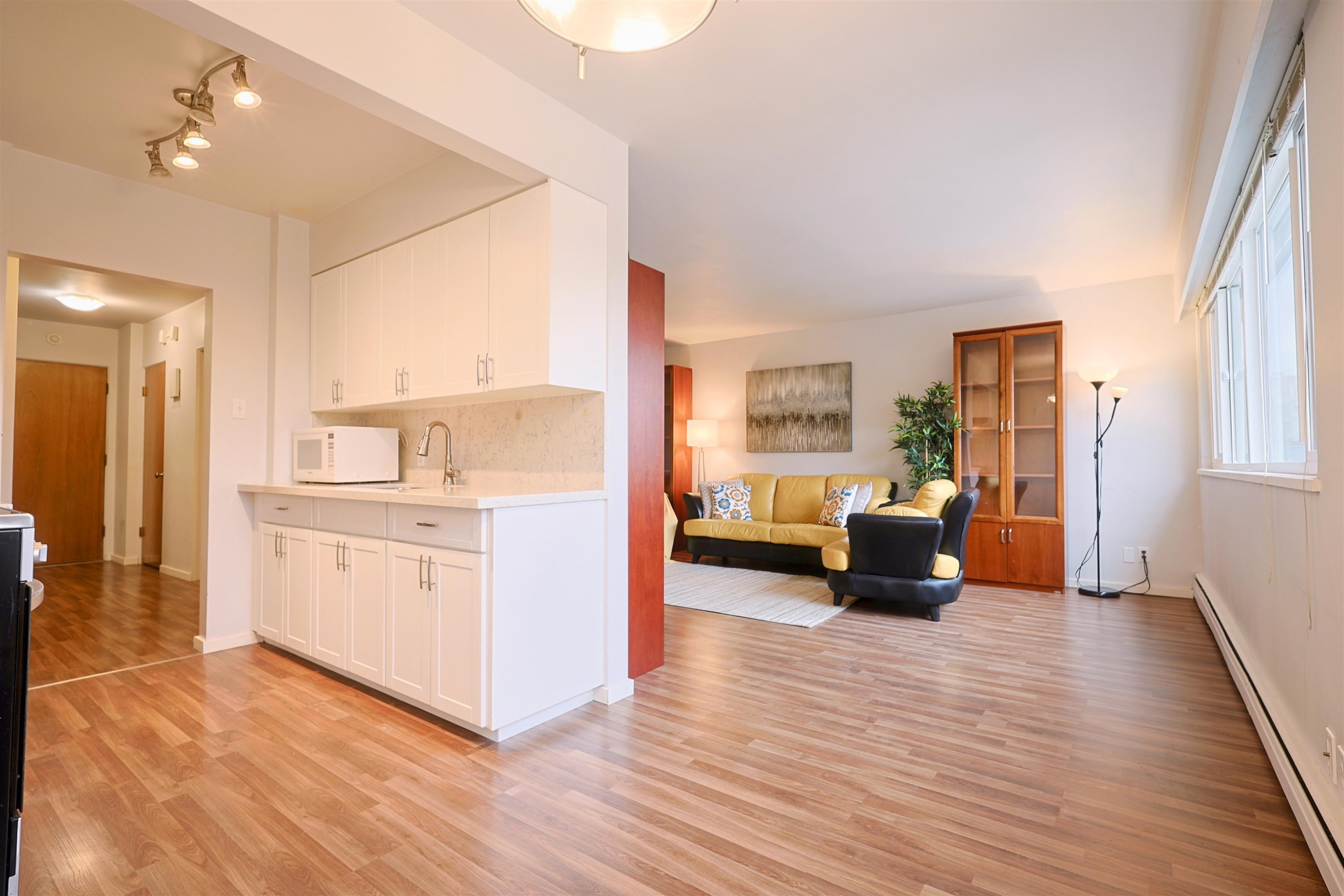 502-1750 Esquimalt Avenue, West Vancouver, BC