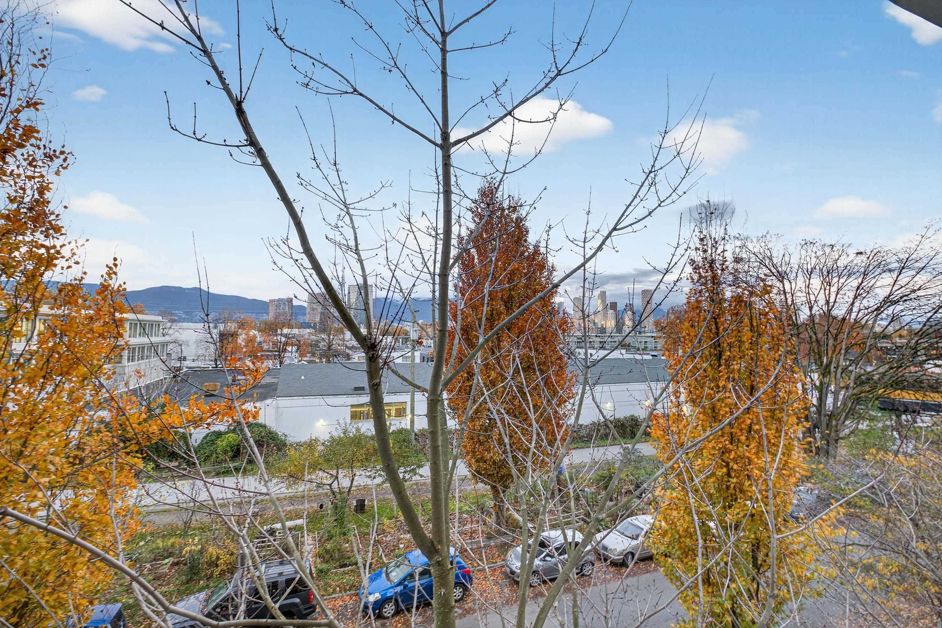 210-1777 7Th Avenue W, Vancouver, BC