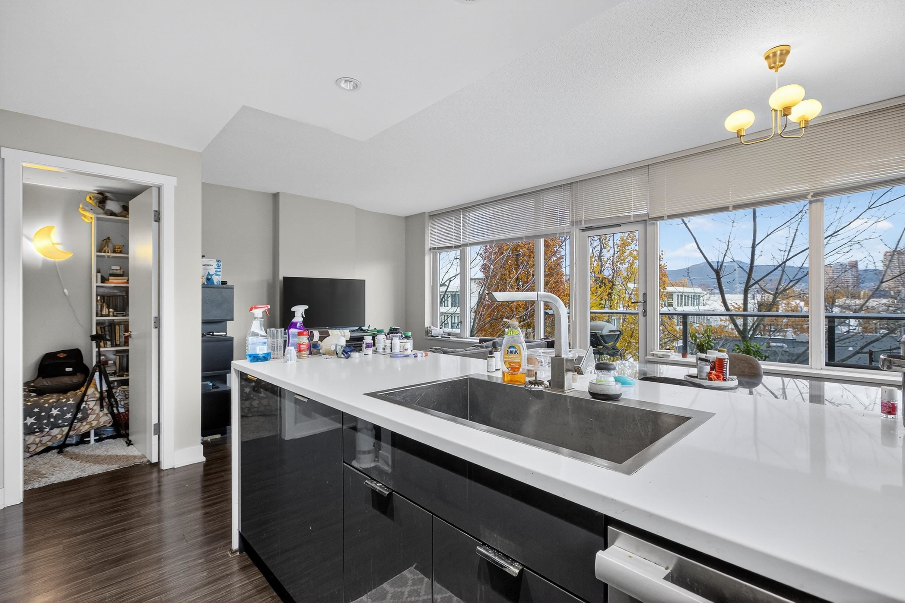 210-1777 7Th Avenue W, Vancouver, BC