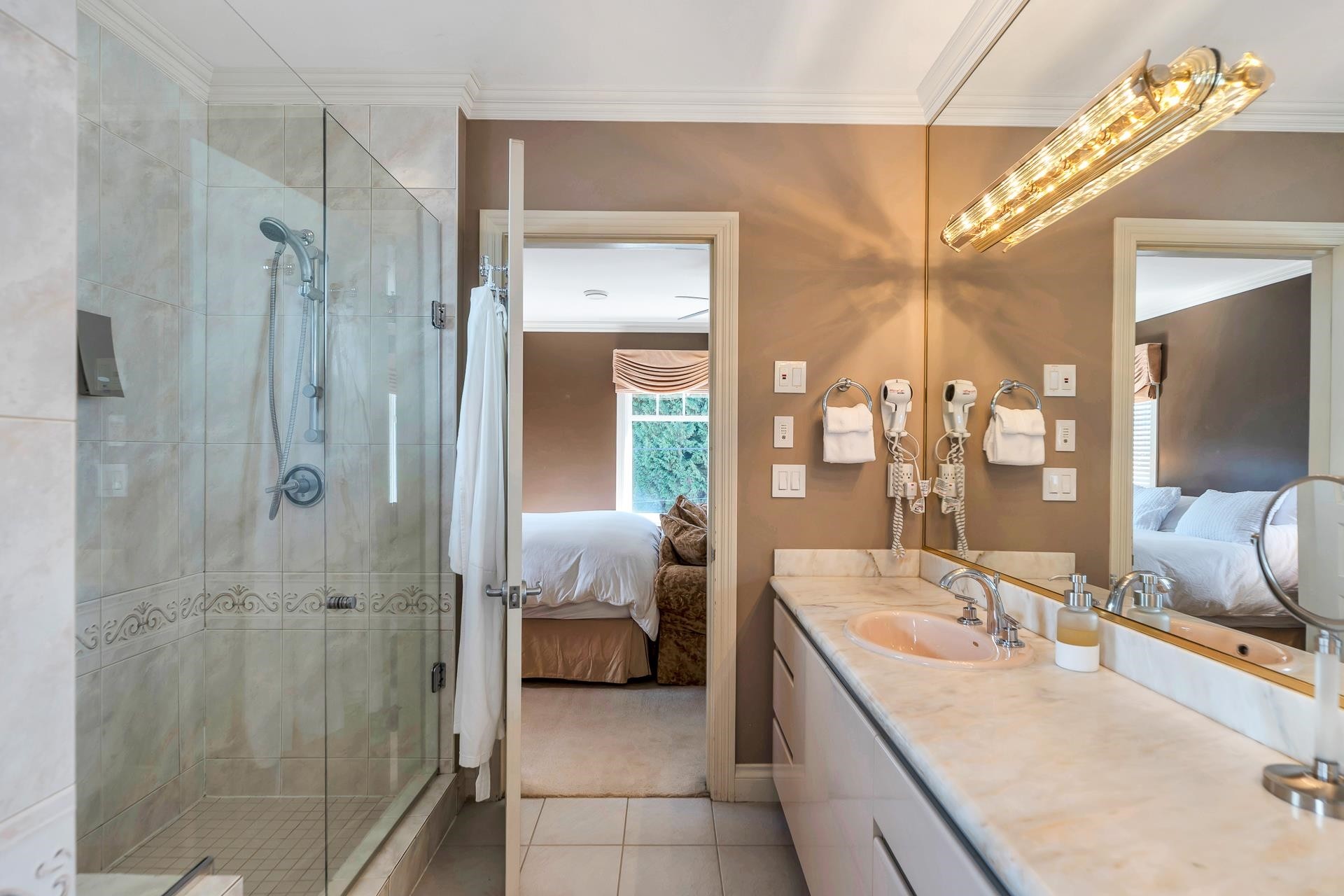 5062 Granville Street, Vancouver, BC