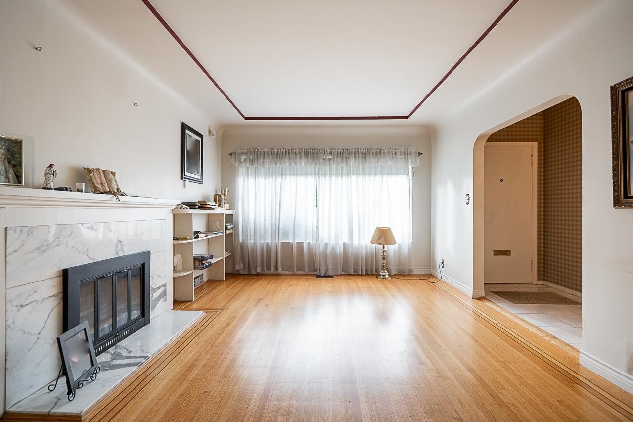 3205 3Rd Avenue E, Vancouver, BC