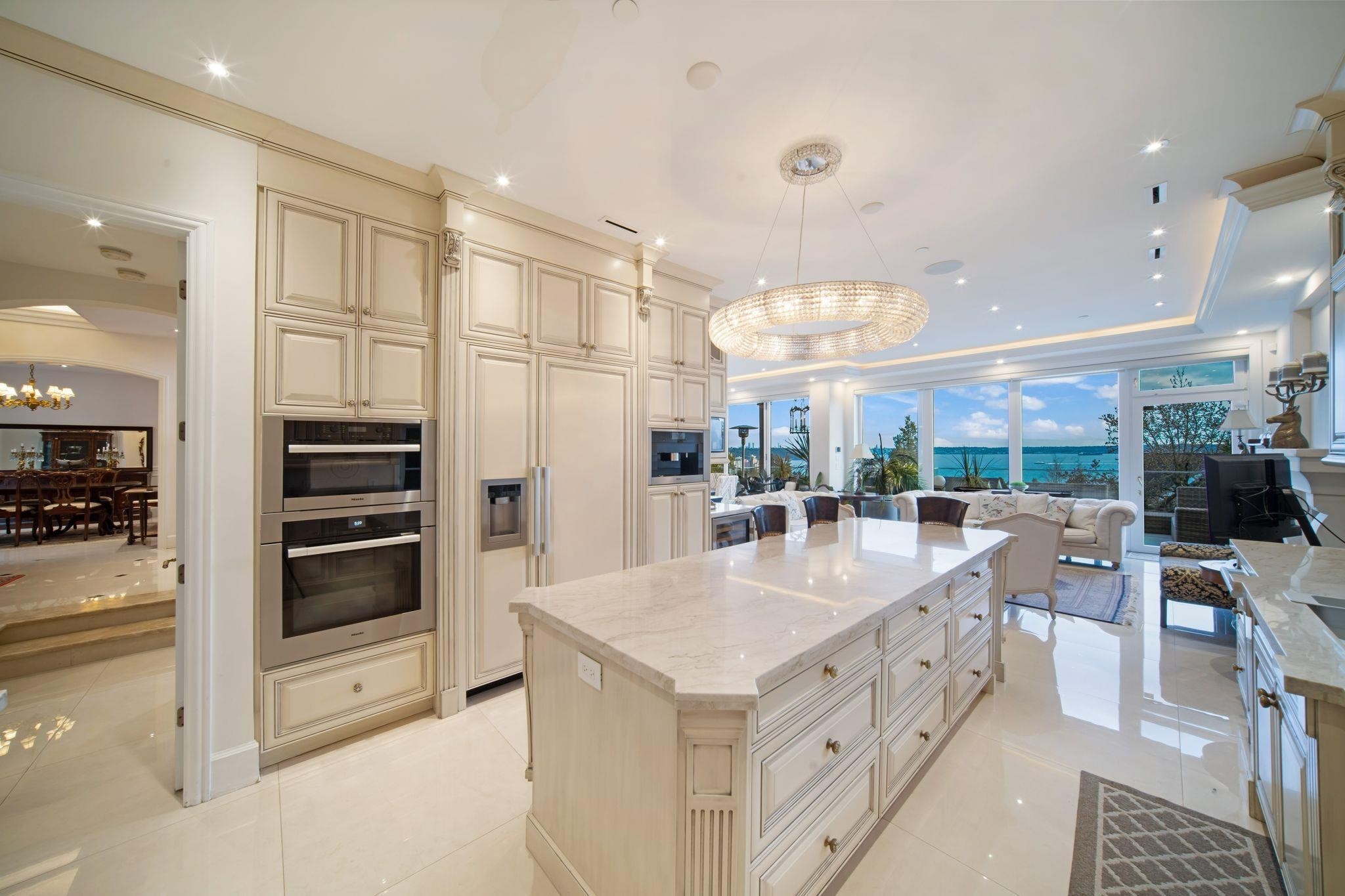 2538 Ottawa Avenue, West Vancouver, BC