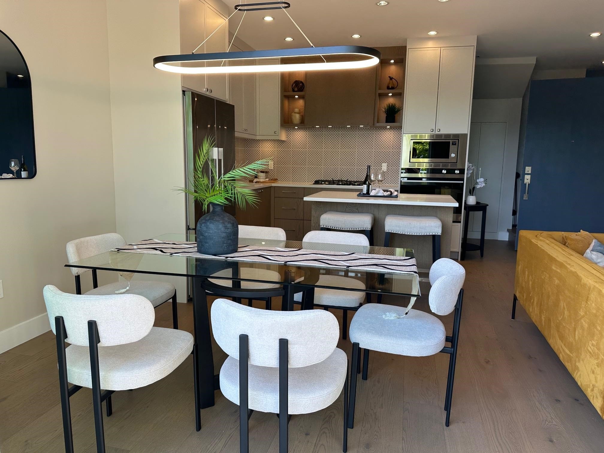 344 17Th Street E, North Vancouver, BC