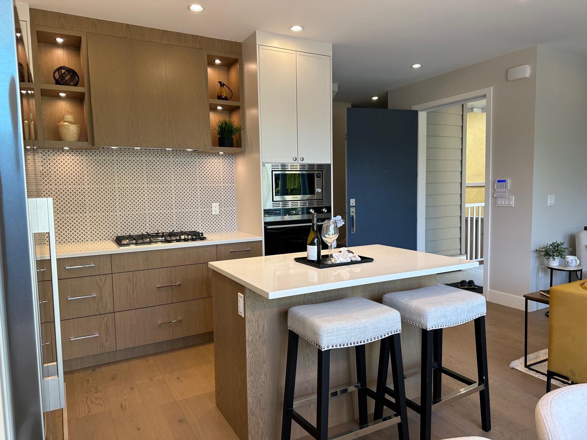 344 17Th Street E, North Vancouver, BC