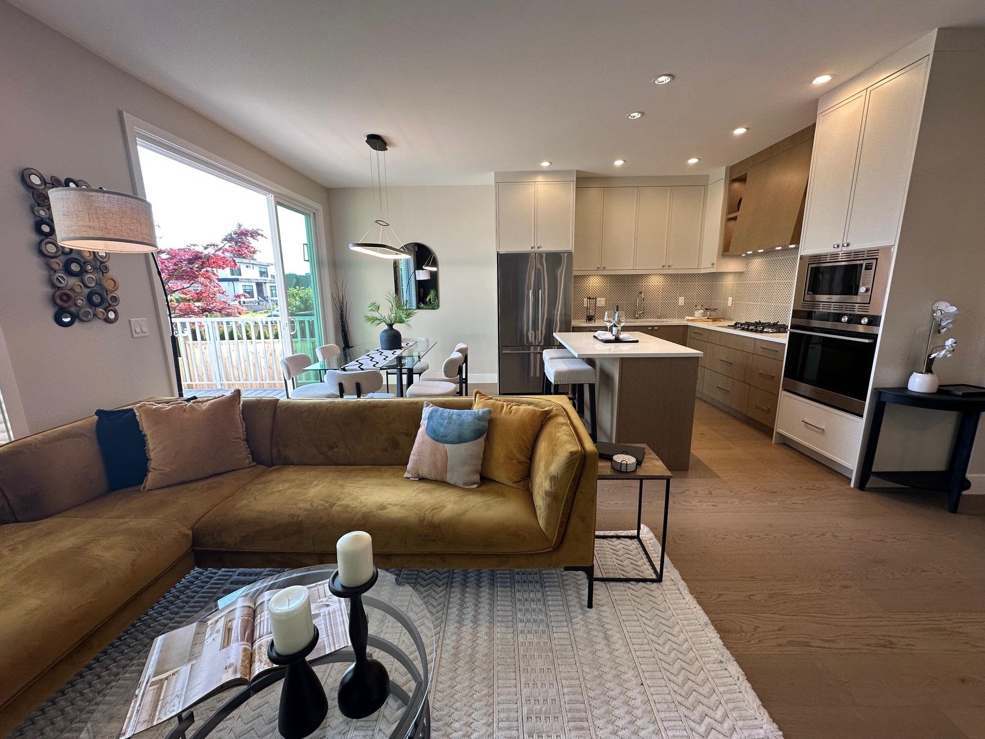 344 17Th Street E, North Vancouver, BC