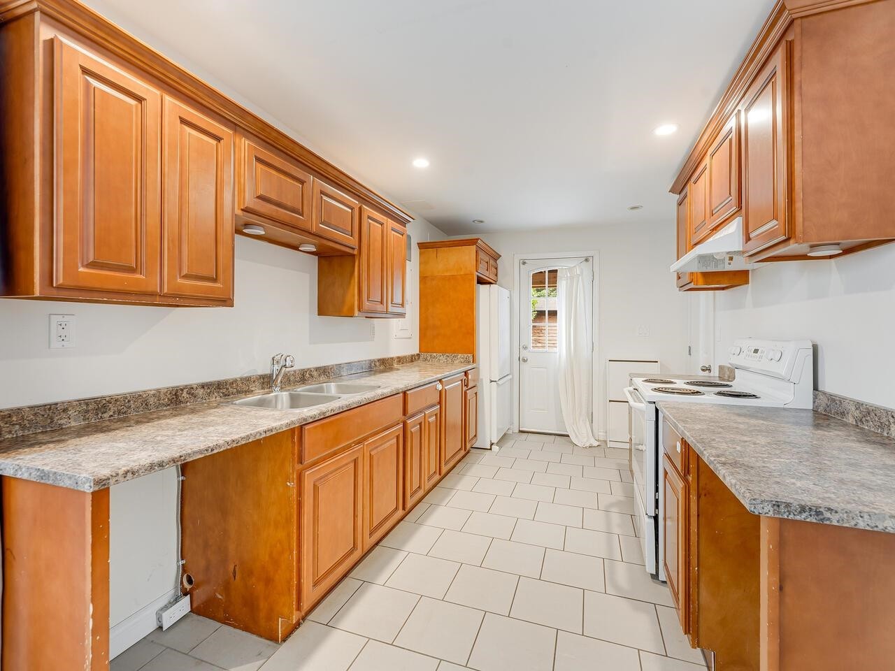 1732 Prairie Avenue, Port Coquitlam, BC