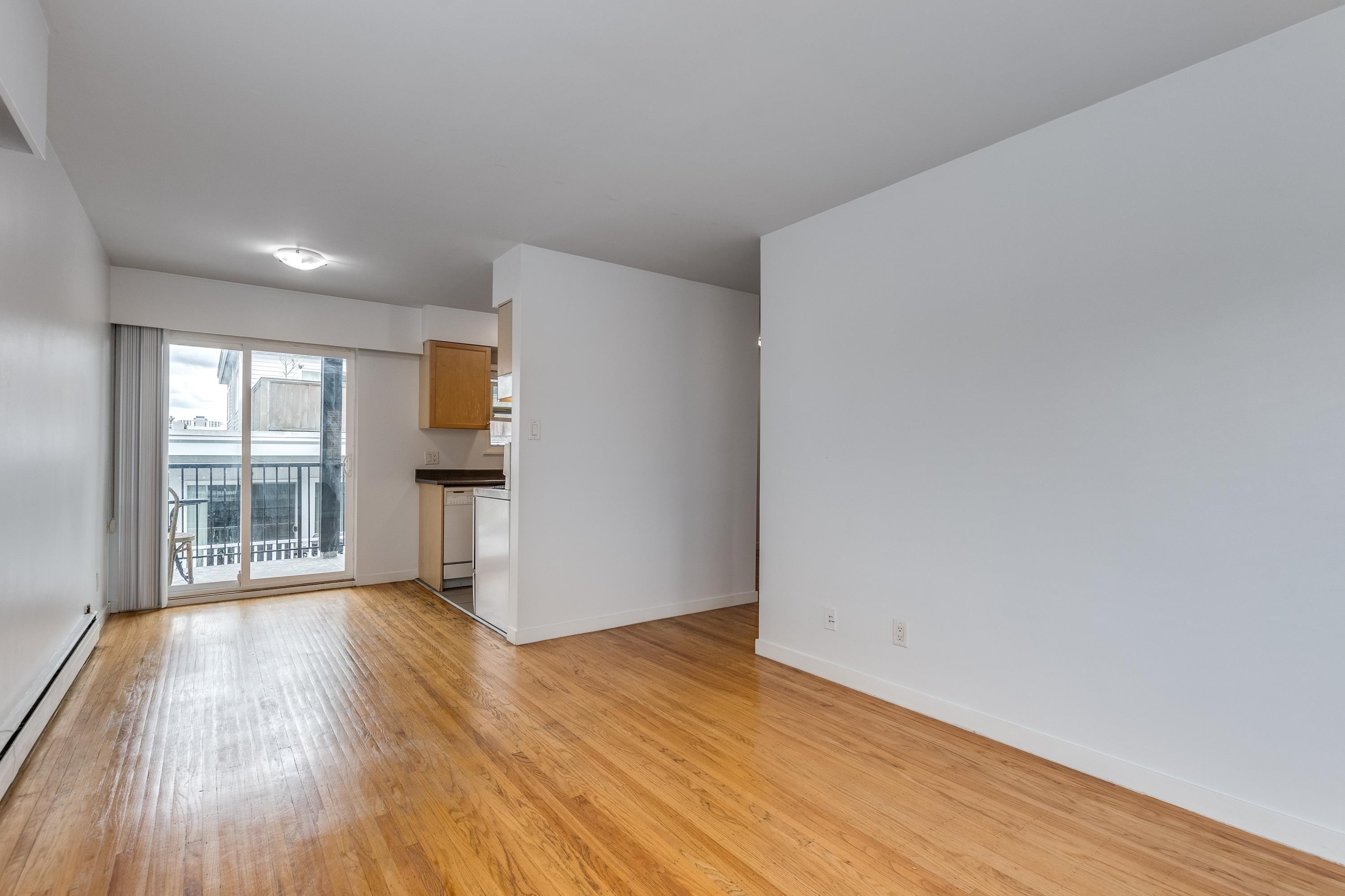 303-1985 W 8Th Avenue, Vancouver, BC